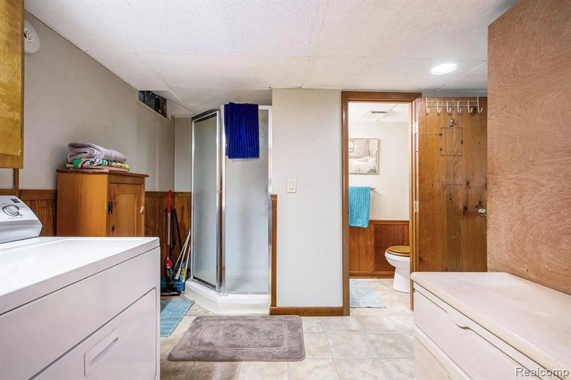 Property Slideshow image 23 of 28 | 25235 franklin ter # 8, South Lyon, MI, 48178