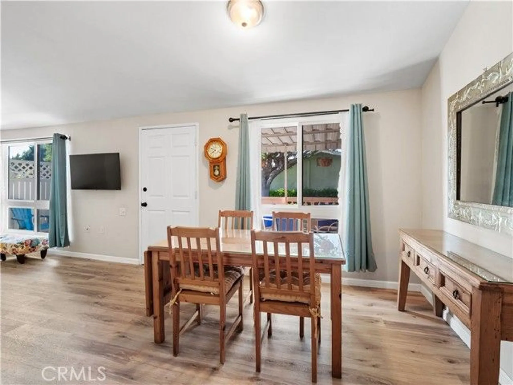 Property Slideshow image 6 of 31 | 19126 avenue of the oaks c, Newhall, CA, 91321