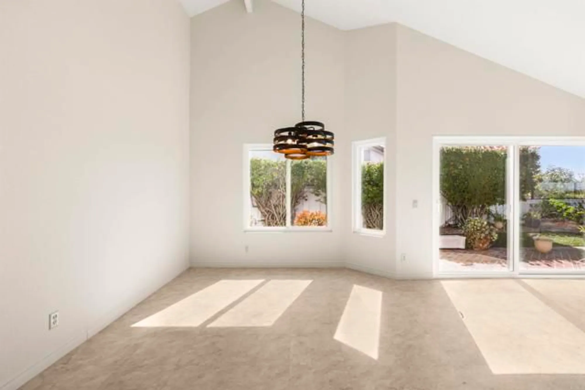 Property Slideshow image 17 of 51 | 4125 arcadia way, Oceanside, CA, 92056