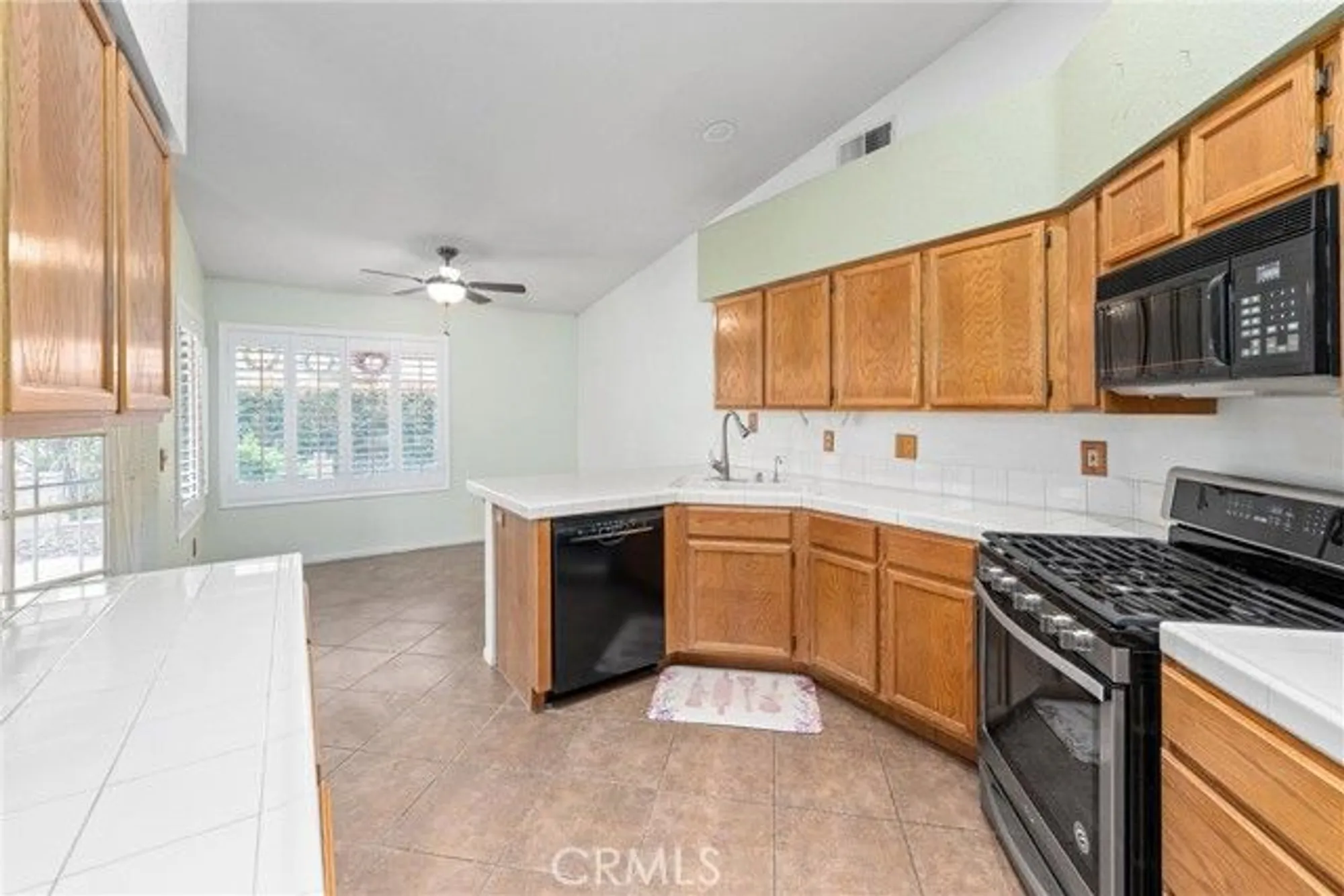 Property Slideshow image 5 of 35 | 1863 ash tree ln, Hemet, CA, 92545