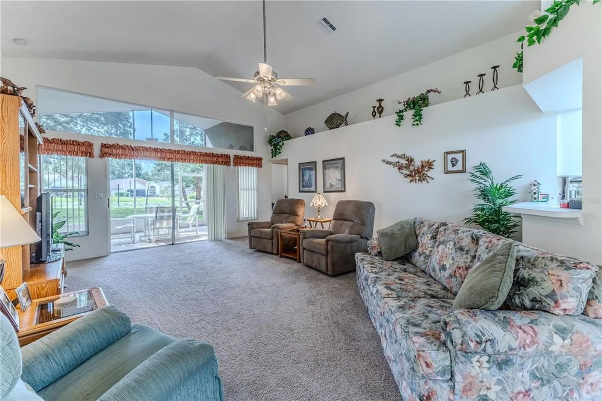 Property Slideshow image 20 of 51 | 464 mistwood ct, Spring Hill, FL, 34609