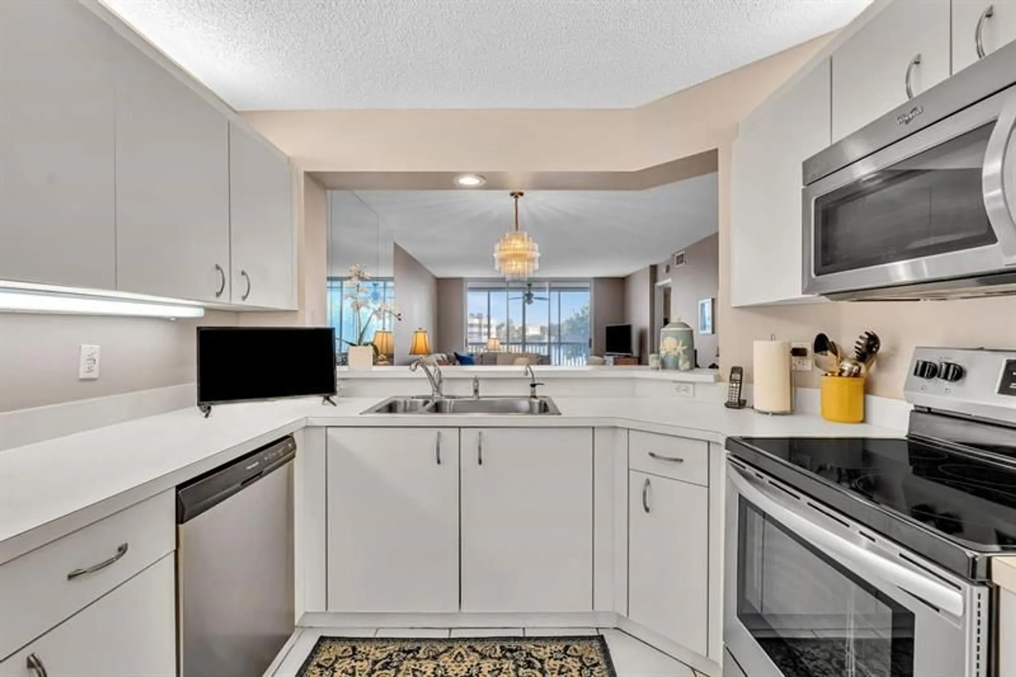 Property Slideshow image 7 of 71 | 7512 n devon dr 210, Tamarac, FL, 33321