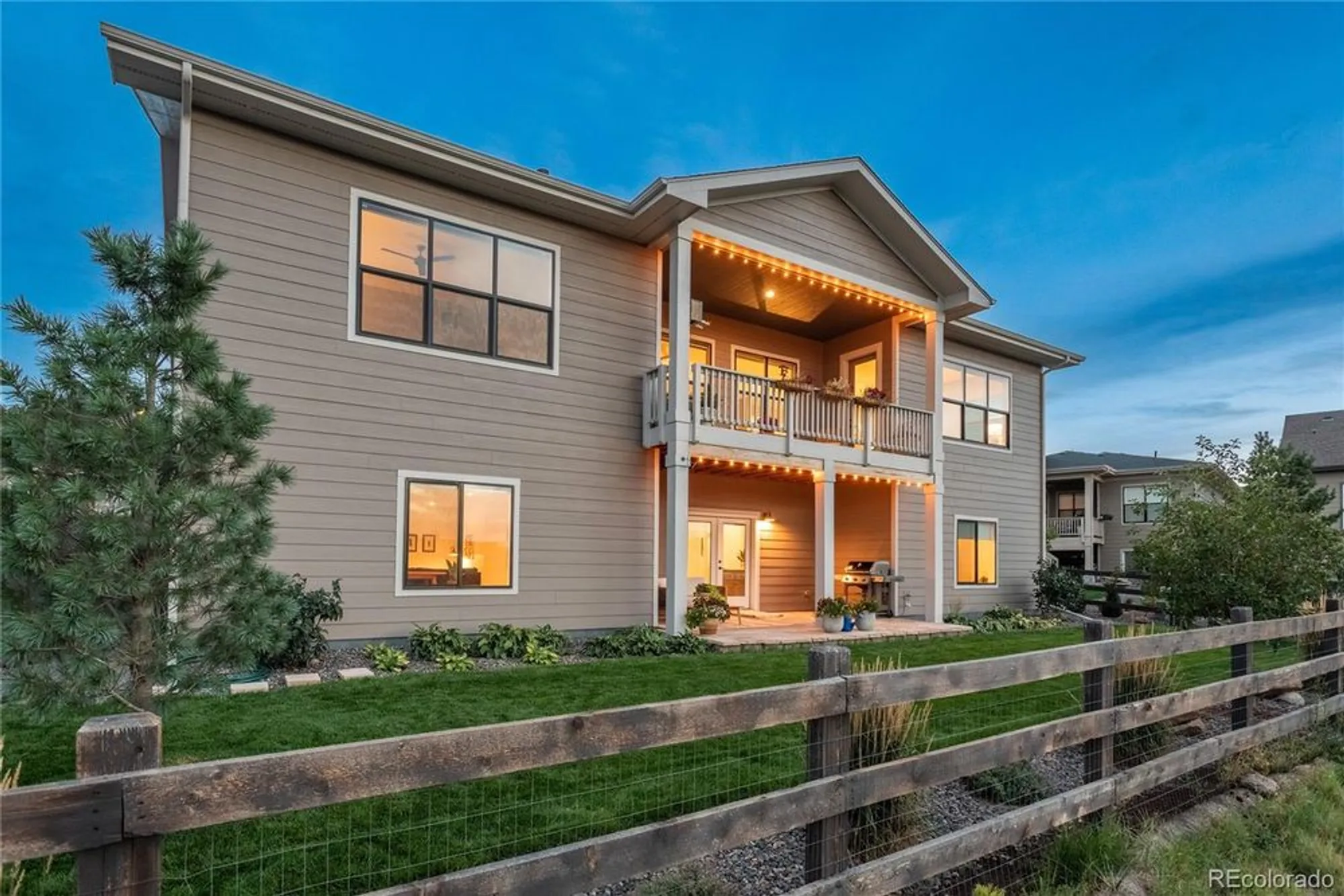Property Slideshow image 3 of 49 | 5665 shadescale way, Castle Rock, CO, 80104