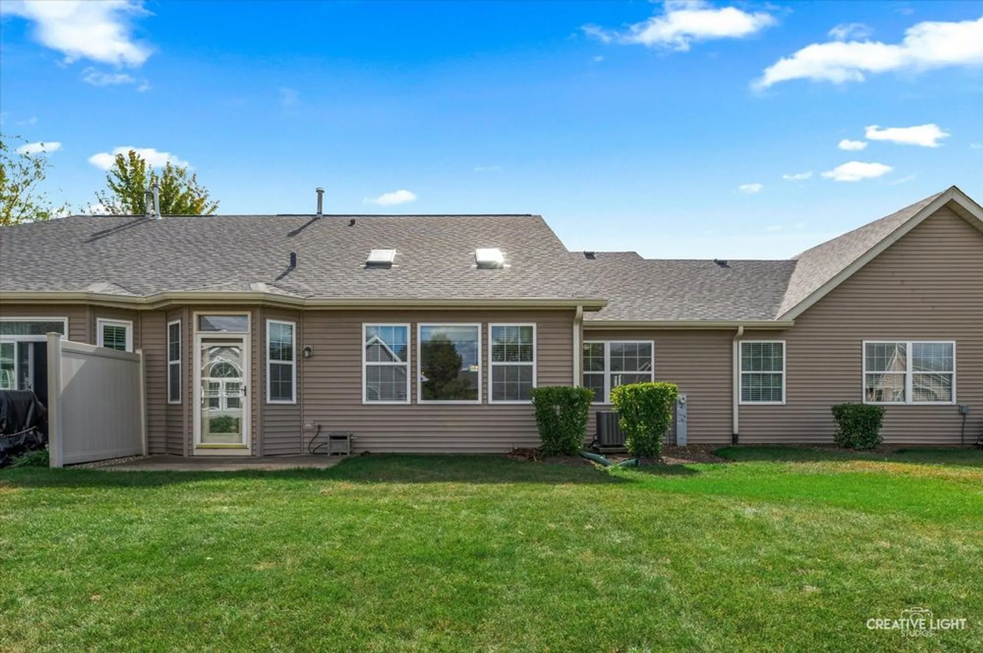 Property Slideshow image 19 of 24 | 21522 lake st clair dr, Crest Hill, IL, 60403