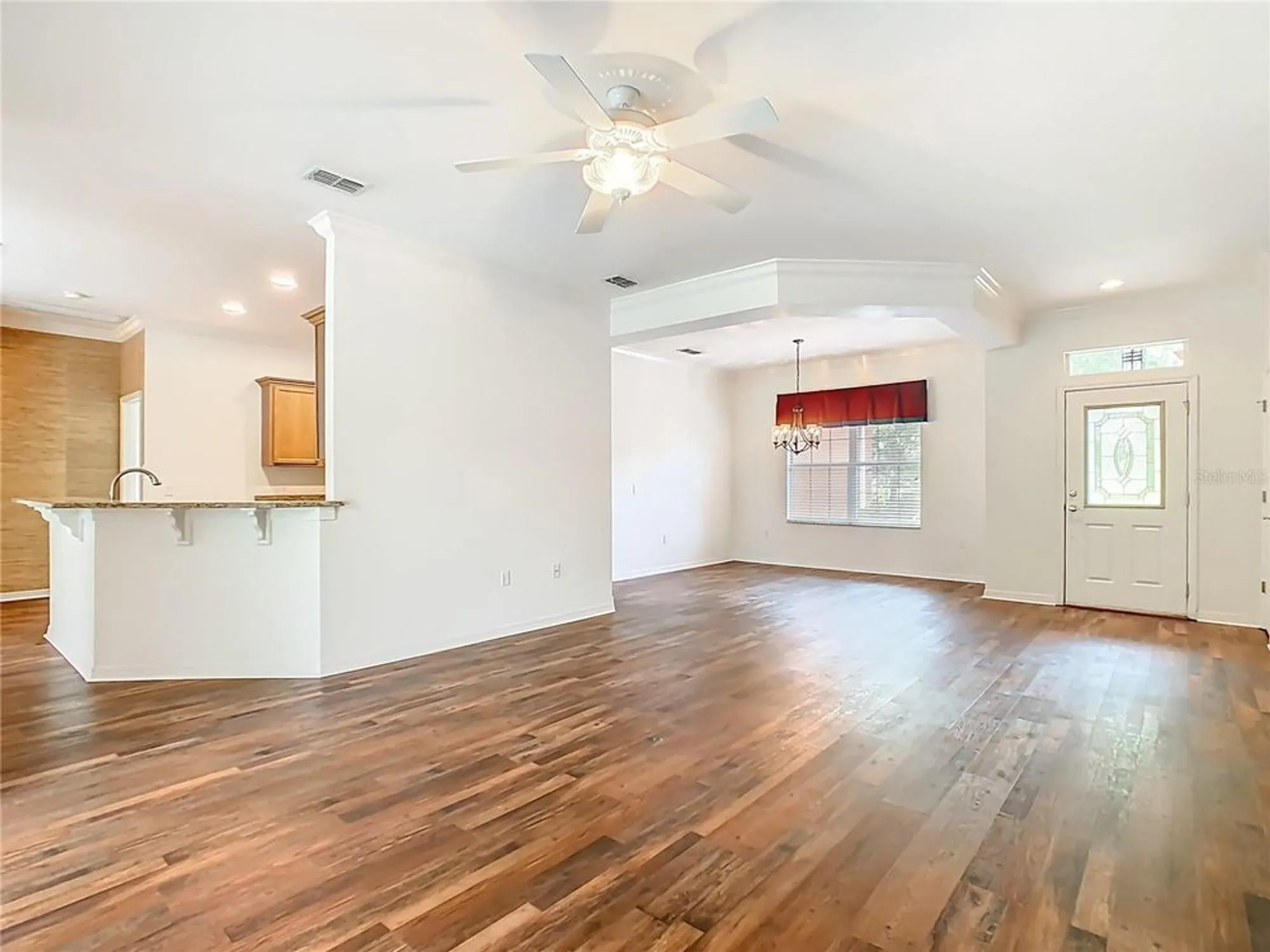 Property Slideshow image 7 of 50 | 525 shorehaven dr, Poinciana, FL, 34759