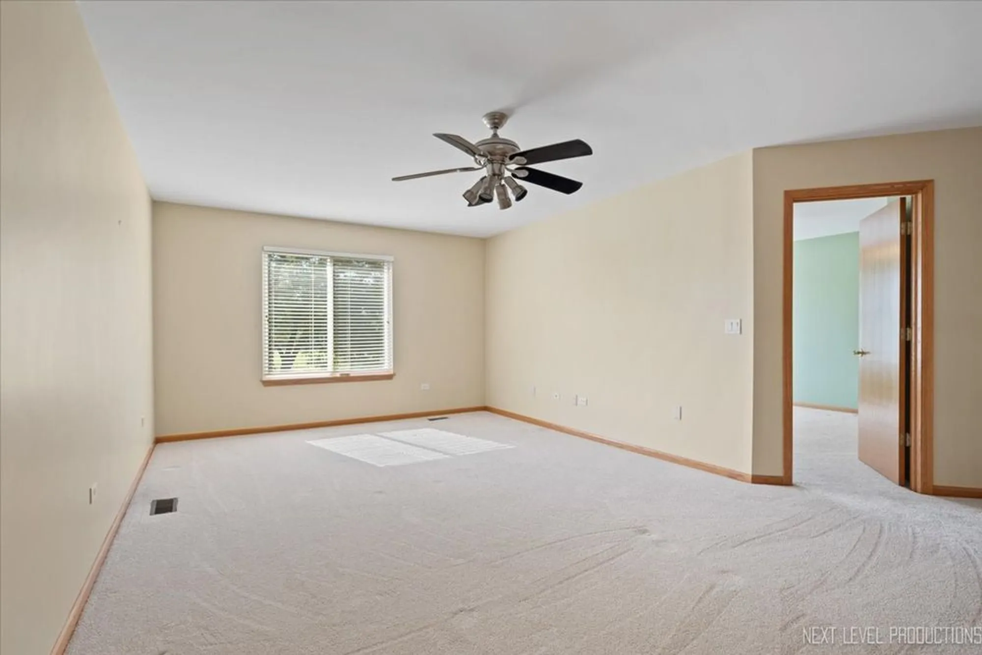 Property Slideshow image 18 of 26 | 14037 s tamarack dr, Plainfield, IL, 60544
