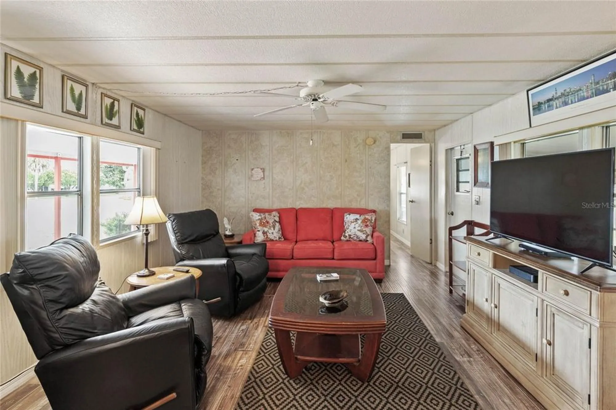 Property Slideshow image 11 of 27 | 805 royal palm ave, The Villages, FL, 32159