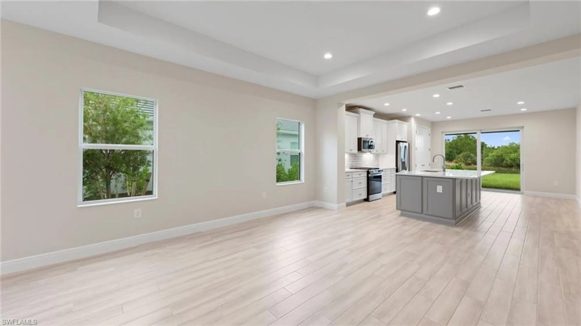 Property Slideshow image 7 of 33 | 2937 heritage pines dr, Fort Myers, FL, 33905