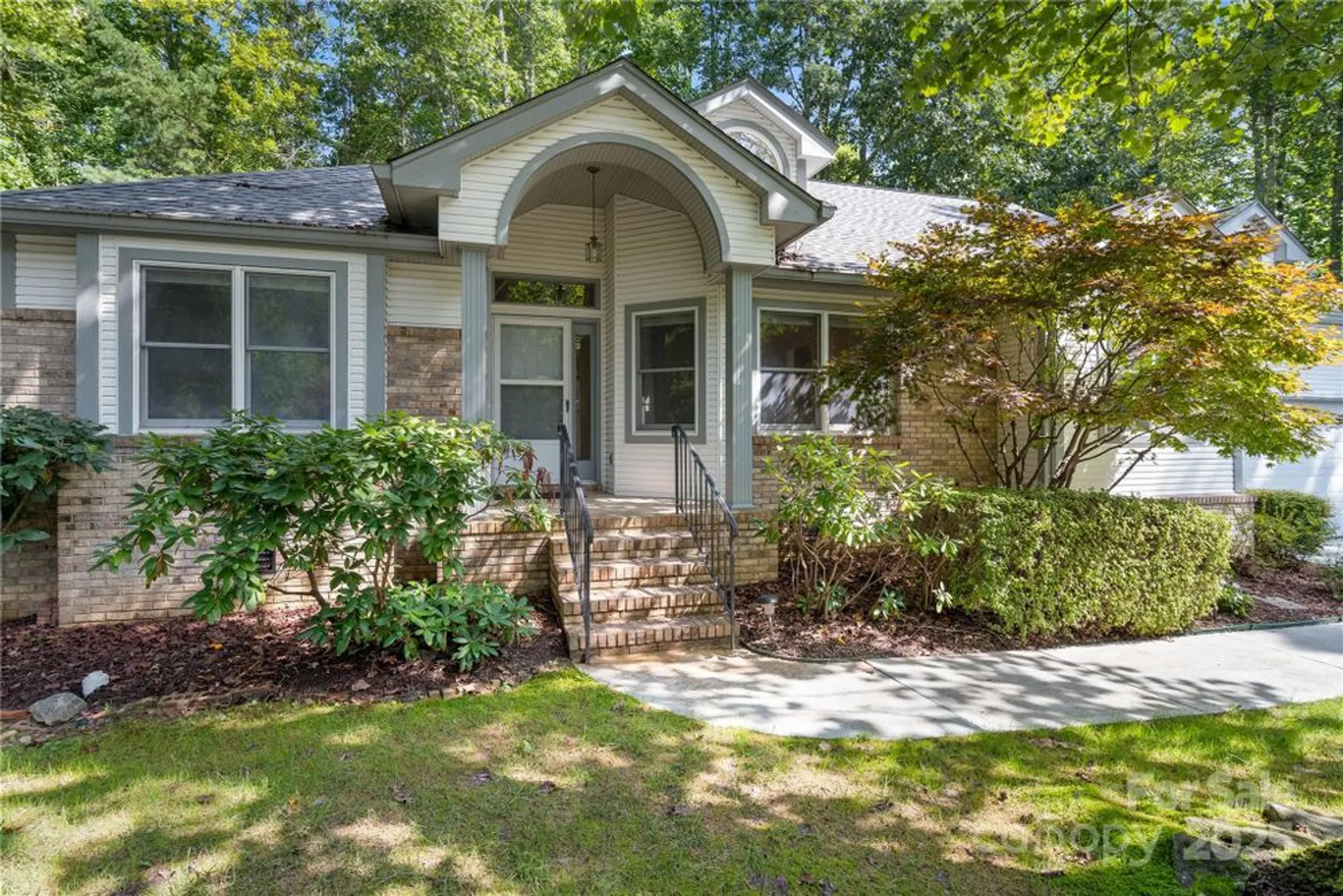 Property Slideshow image 1 of 32 | 131 jenny lind dr, Hendersonville, NC, 28791