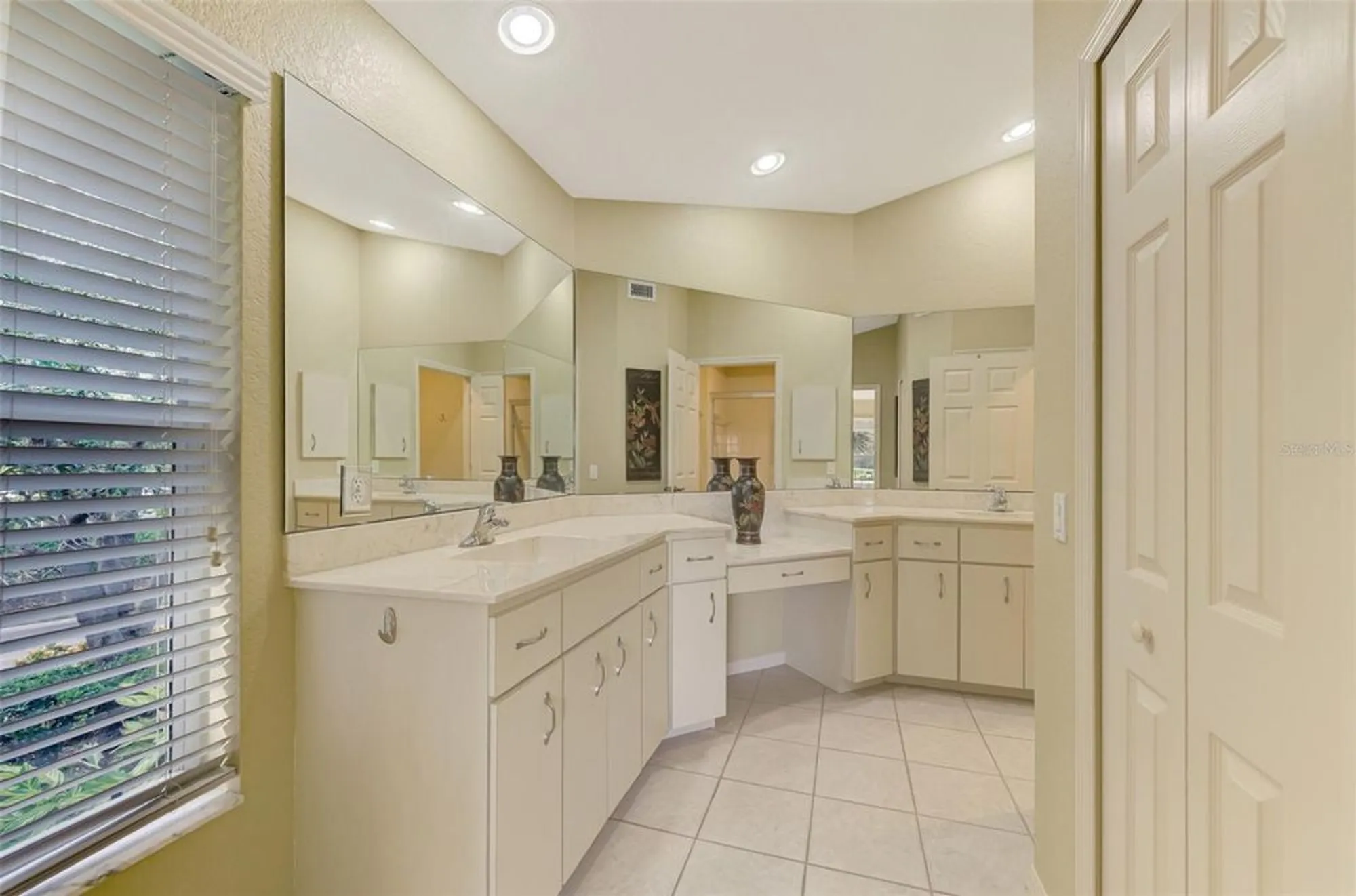 Property Slideshow image 25 of 66 | 14049 willow glen ct apt 242, Port Charlotte, FL, 33953