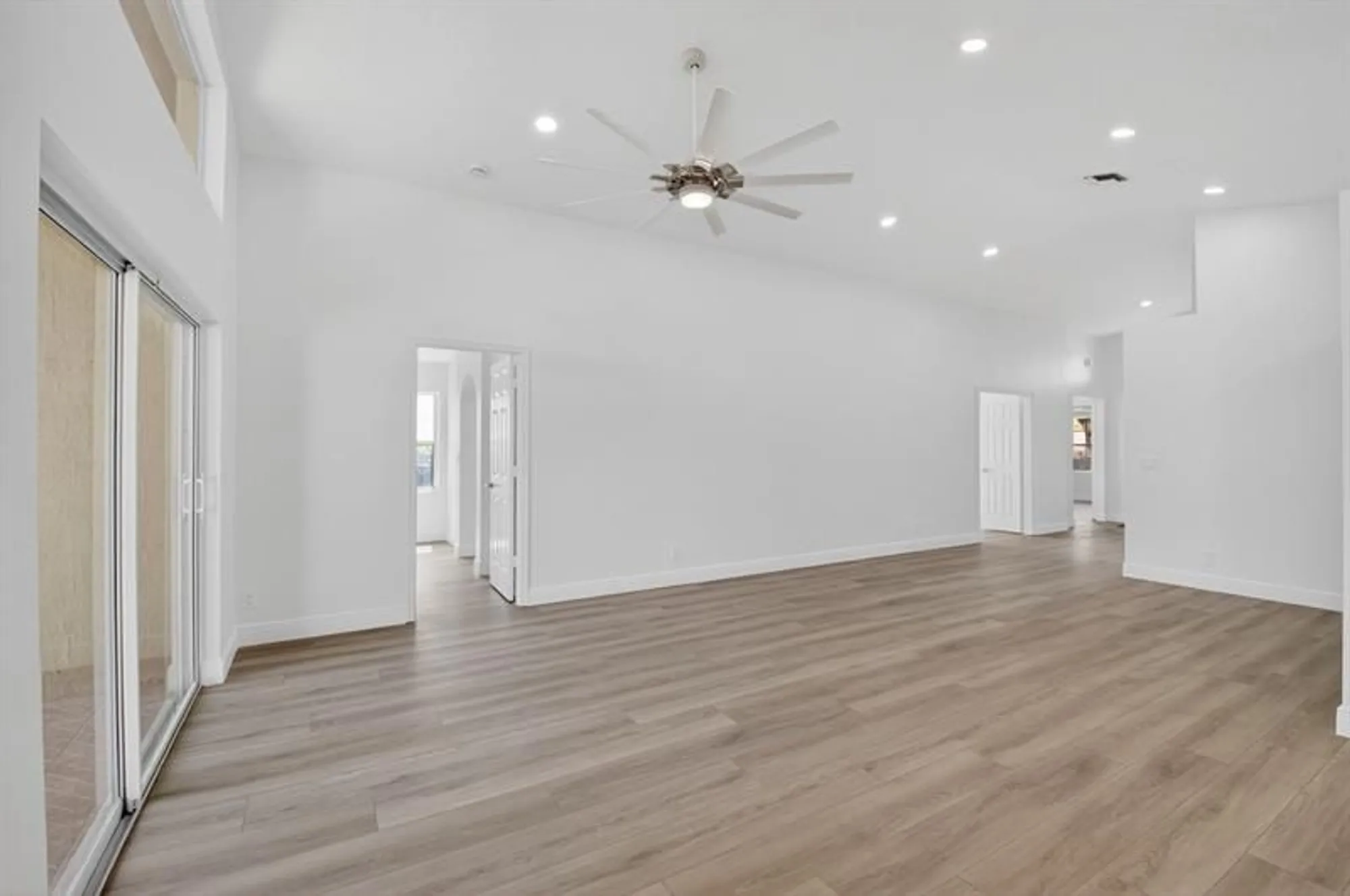 Property Slideshow image 7 of 62 | 5891 royal isles blvd, Boynton Beach, FL, 33437