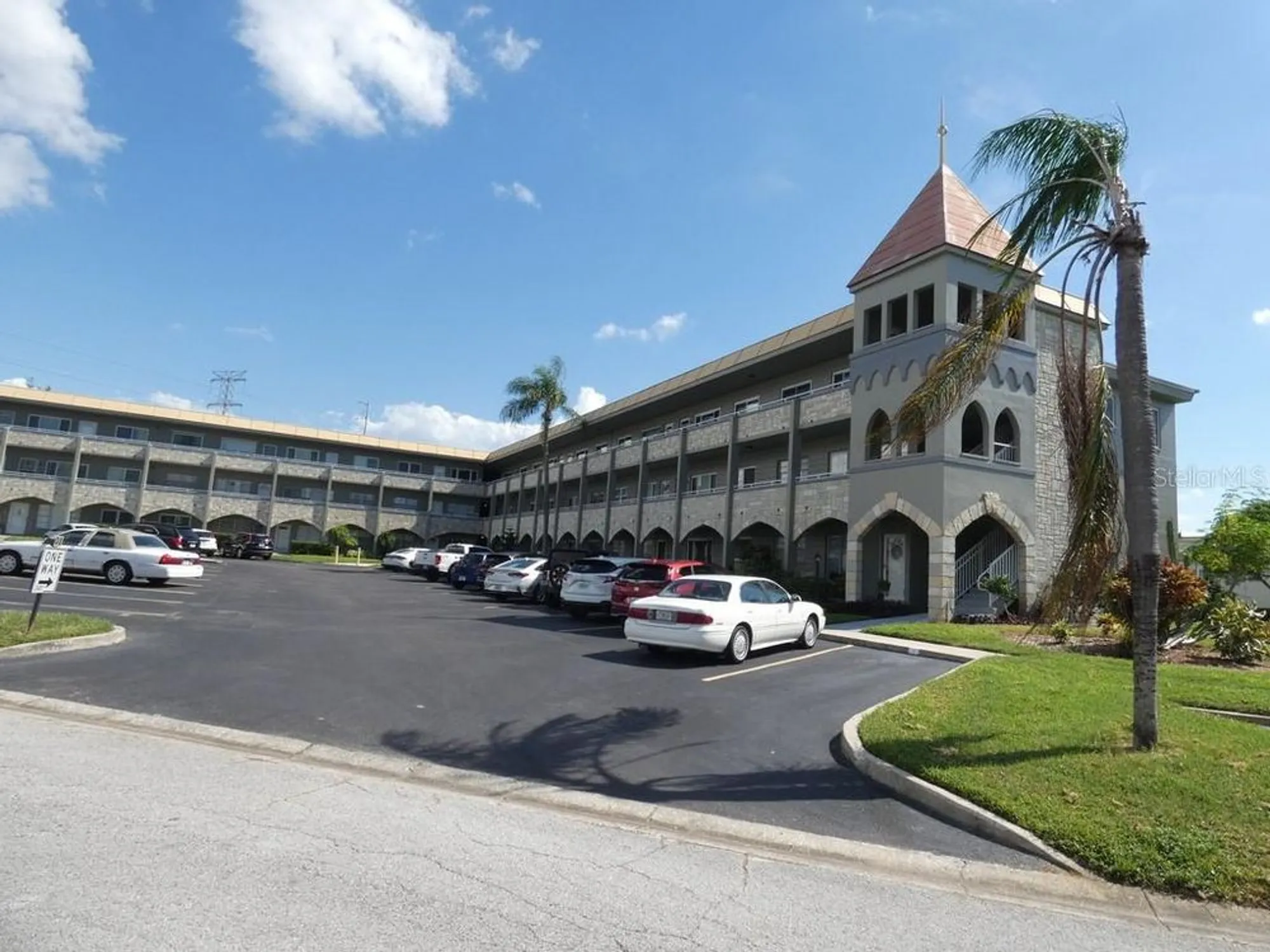 Property Slideshow image 22 of 30 | 2462 brazilia dr apt 44, Clearwater, FL, 33763