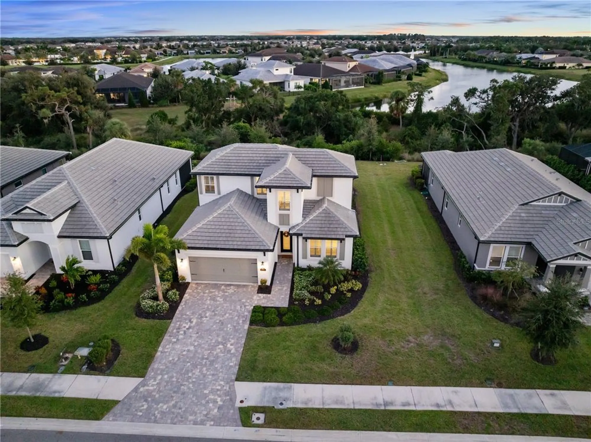 Property Slideshow image 7 of 99 | 16804 savory mist cir, Bradenton, FL, 34211
