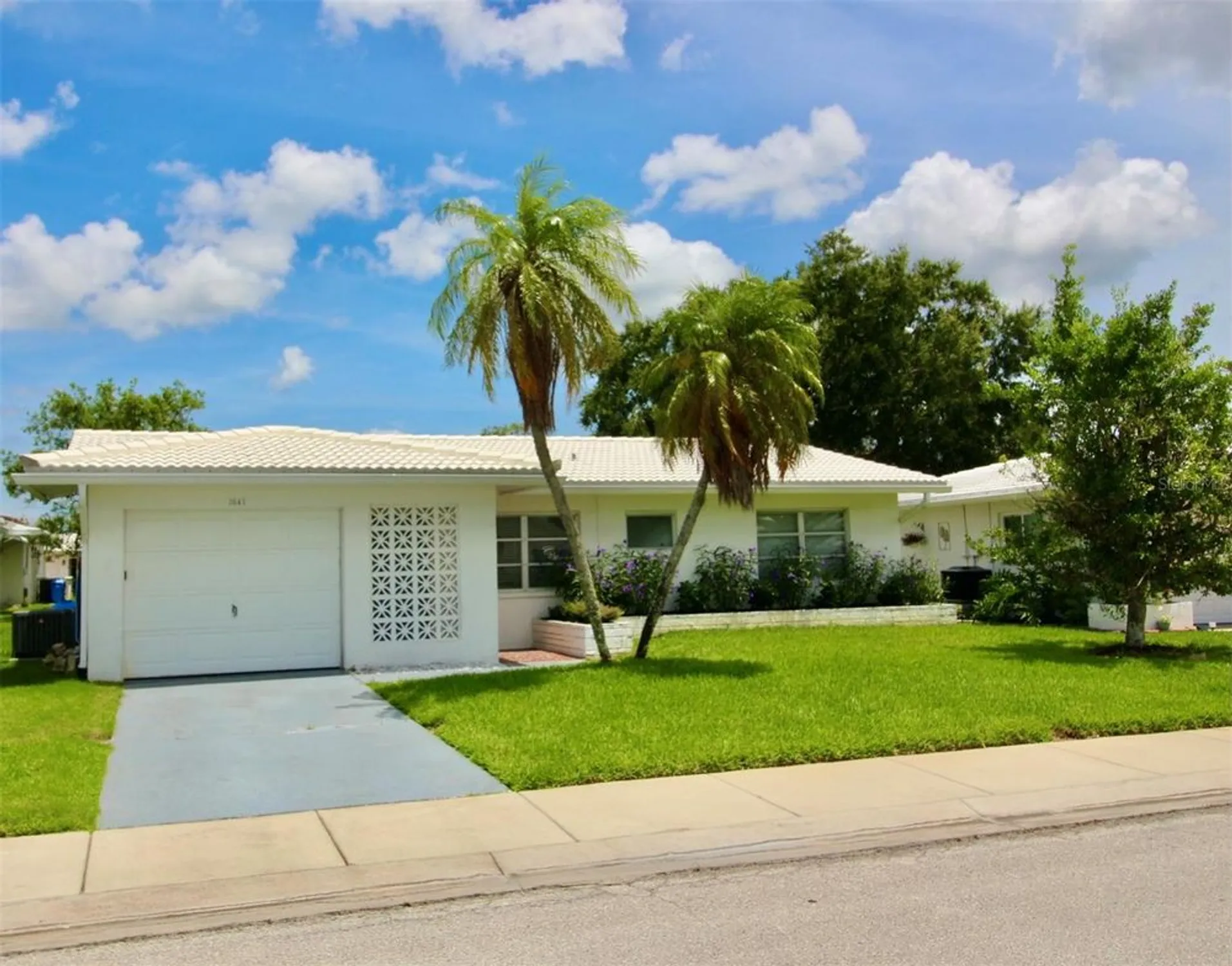 Property Slideshow image 4 of 47 | 3643 mainlands blvd, Pinellas Park, FL, 33782
