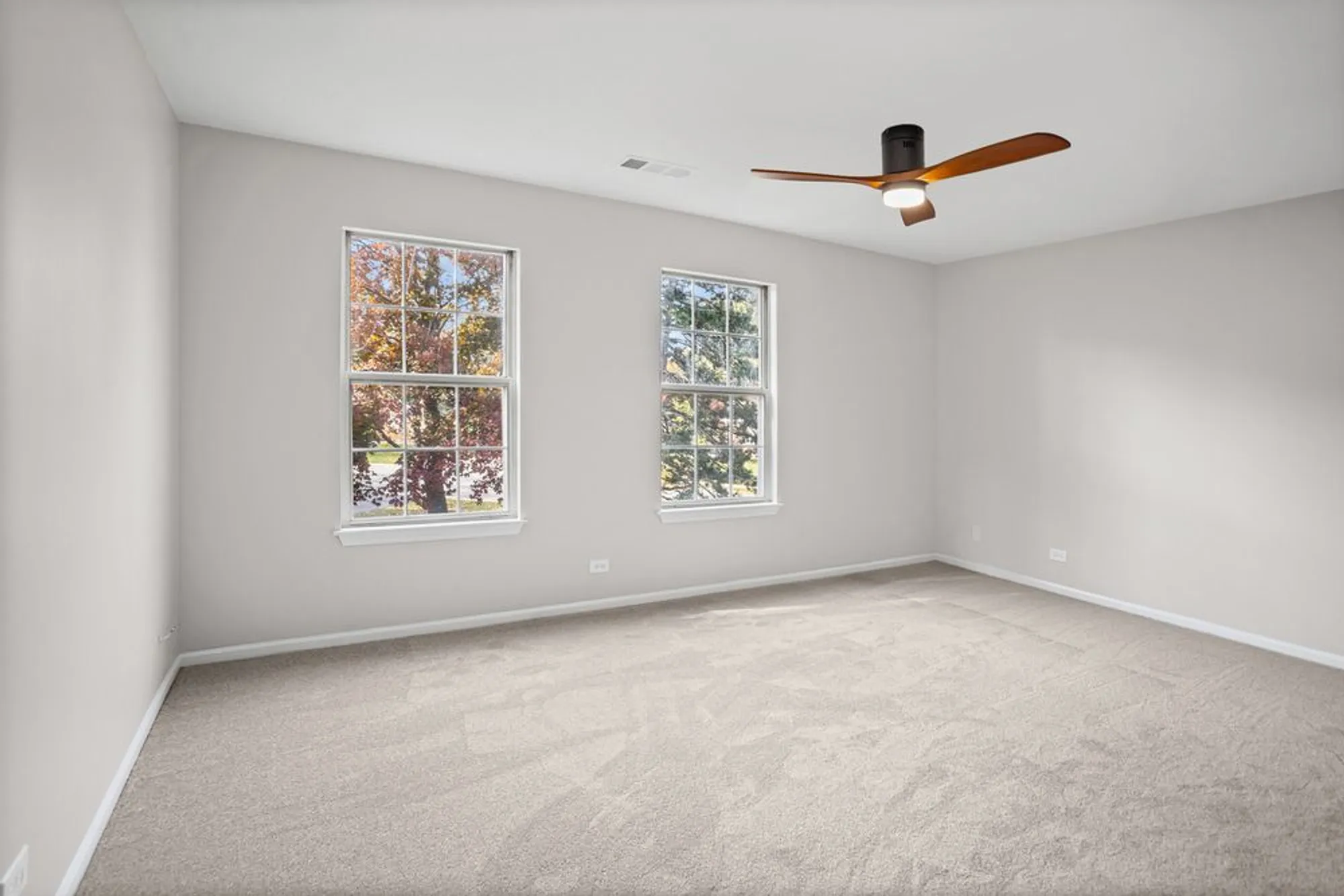 Property Slideshow image 16 of 23 | 109 rob roy ln c, Prospect Heights, IL, 60070
