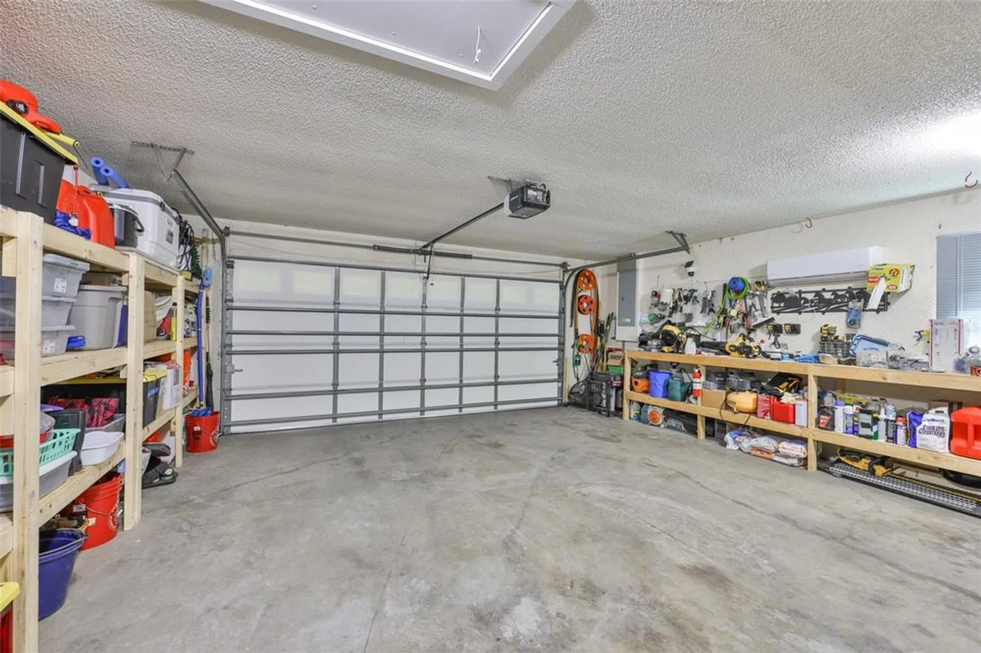 Property Slideshow image 55 of 63 | 2022 east view dr, Sun City Center, FL, 33573