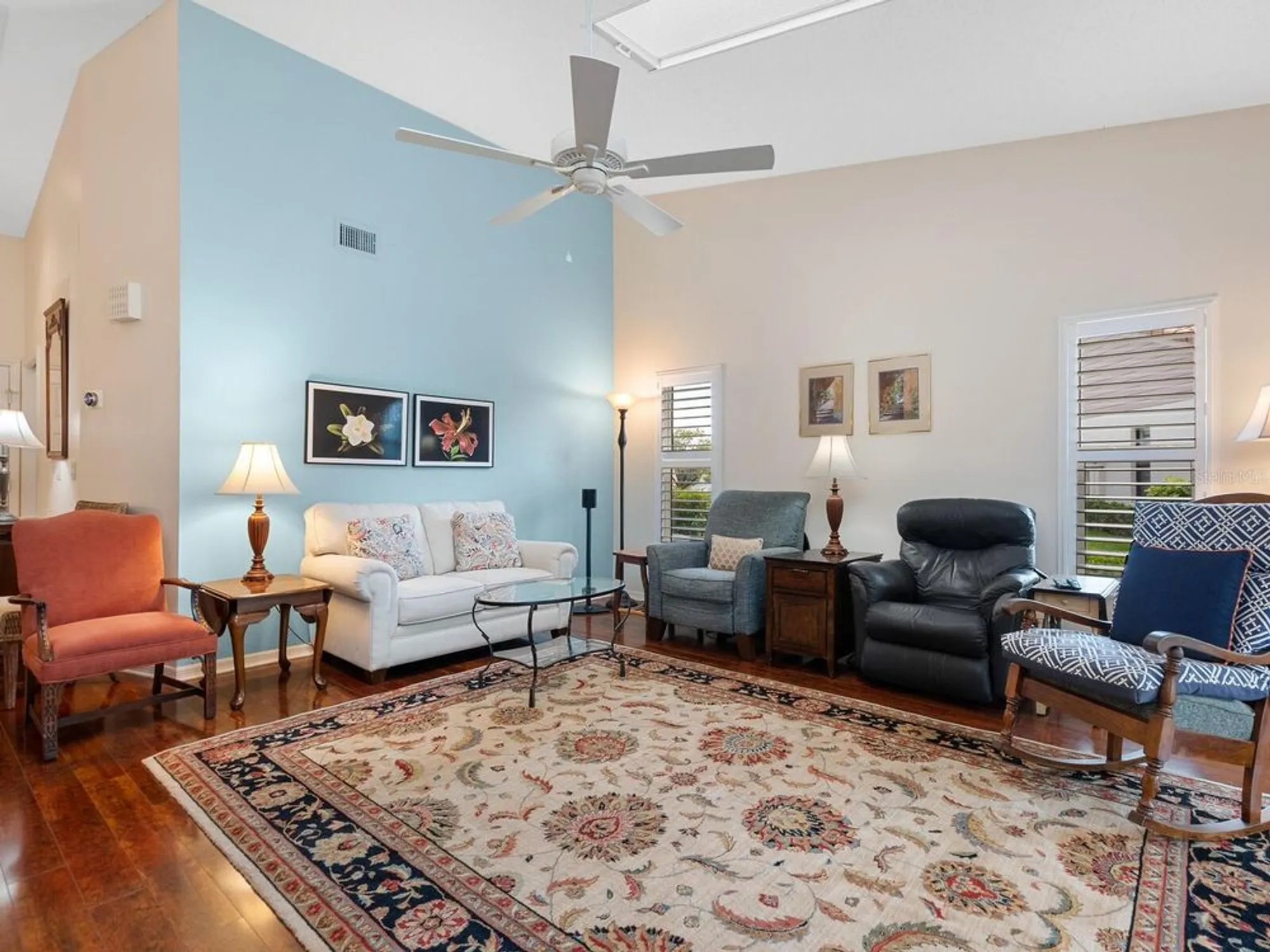 Property Slideshow image 9 of 44 | 4004 wilshire cir 89, Sarasota, FL, 34238