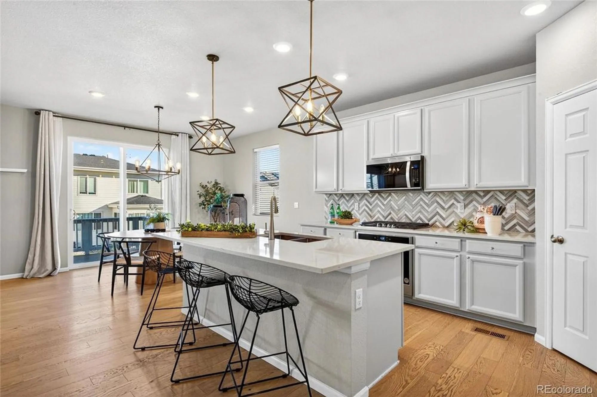 Property Slideshow image 6 of 27 | 3685 sandy vista ln, Castle Rock, CO, 80104