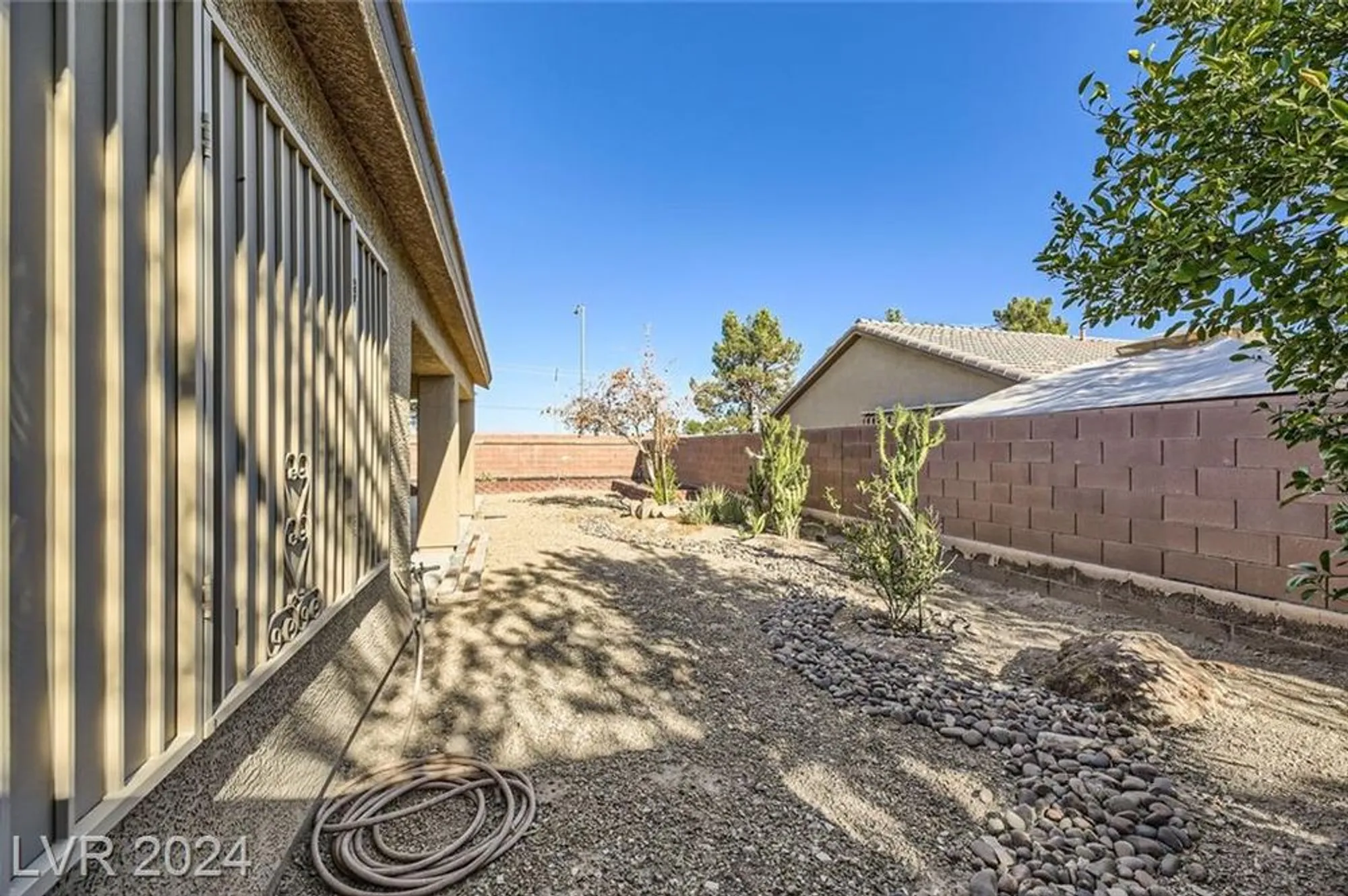 Property Slideshow image 23 of 32 | 3306 american mustang ct, Las Vegas, NV, 89122