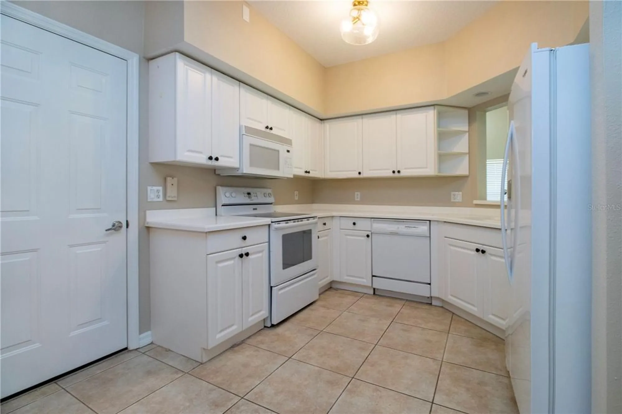 Property Slideshow image 14 of 37 | 7139 cedar hollow cir # 101, Bradenton, FL, 34203