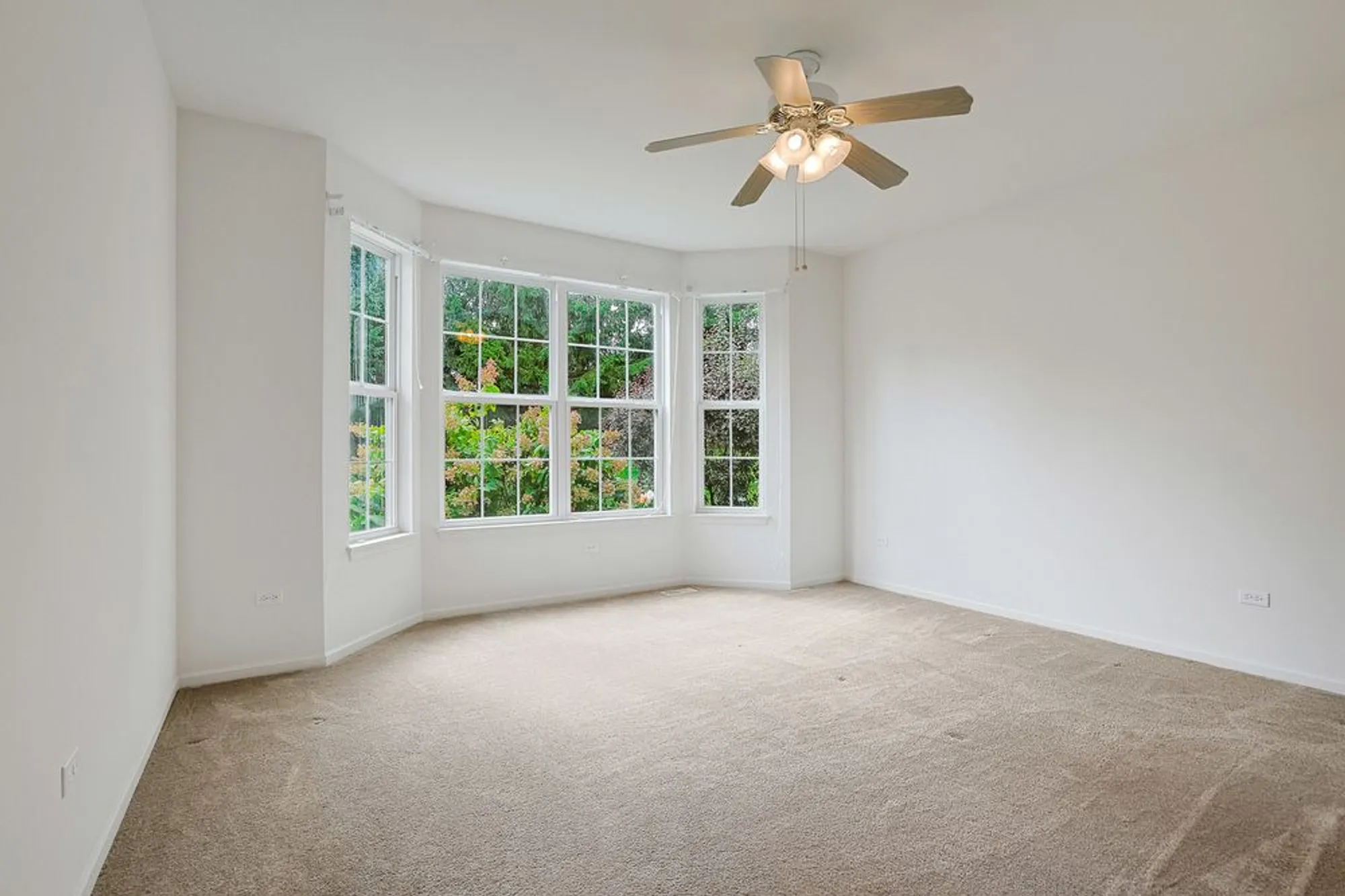 Property Slideshow image 19 of 30 | 13813 roosevelt dr, Huntley, IL, 60142