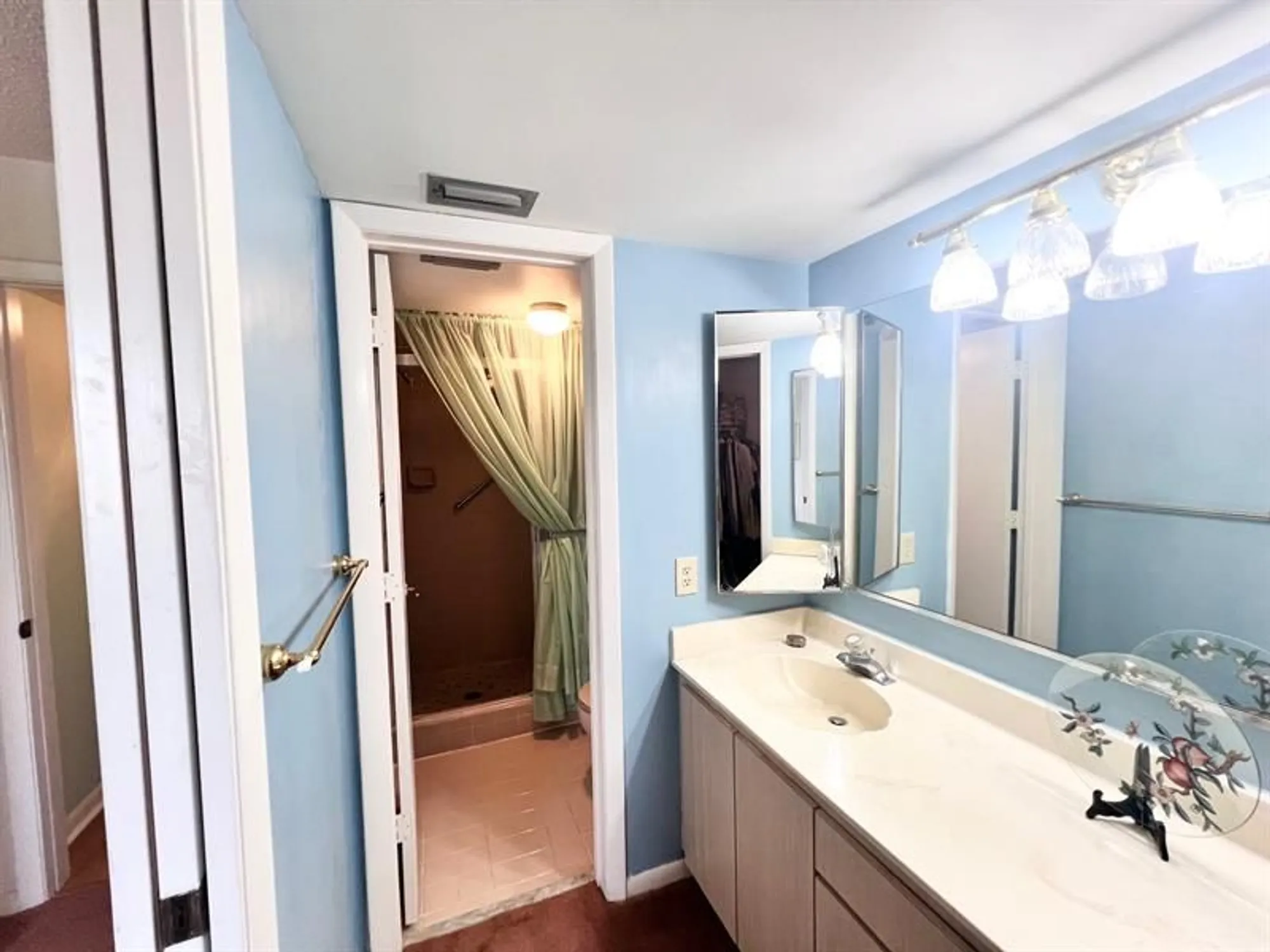 Property Slideshow image 8 of 19 | 4930 e sabal palm blvd 409, Tamarac, FL, 33319