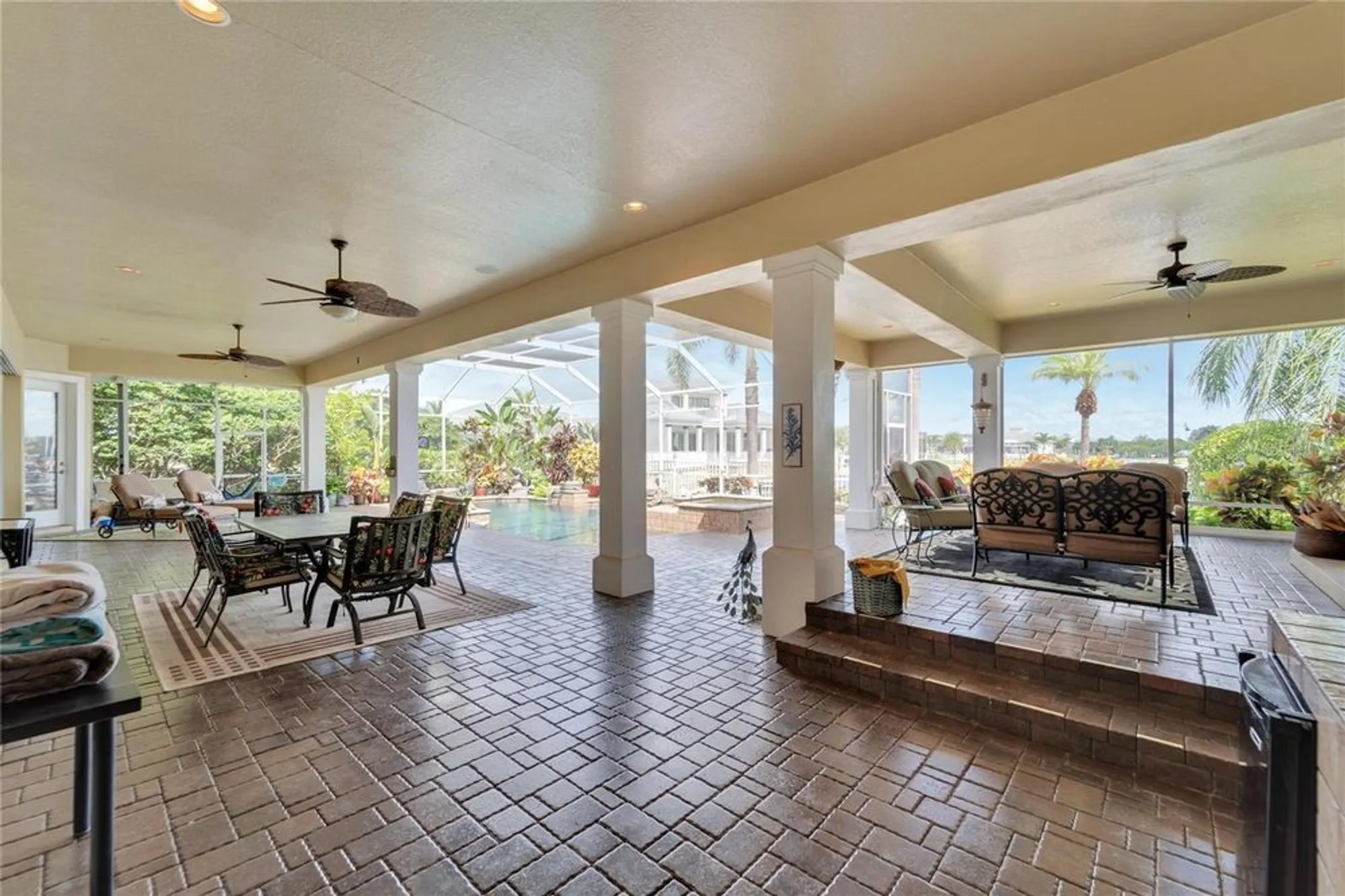 Property Slideshow image 72 of 98 | 517 mirabay blvd, Apollo Beach, FL, 33572