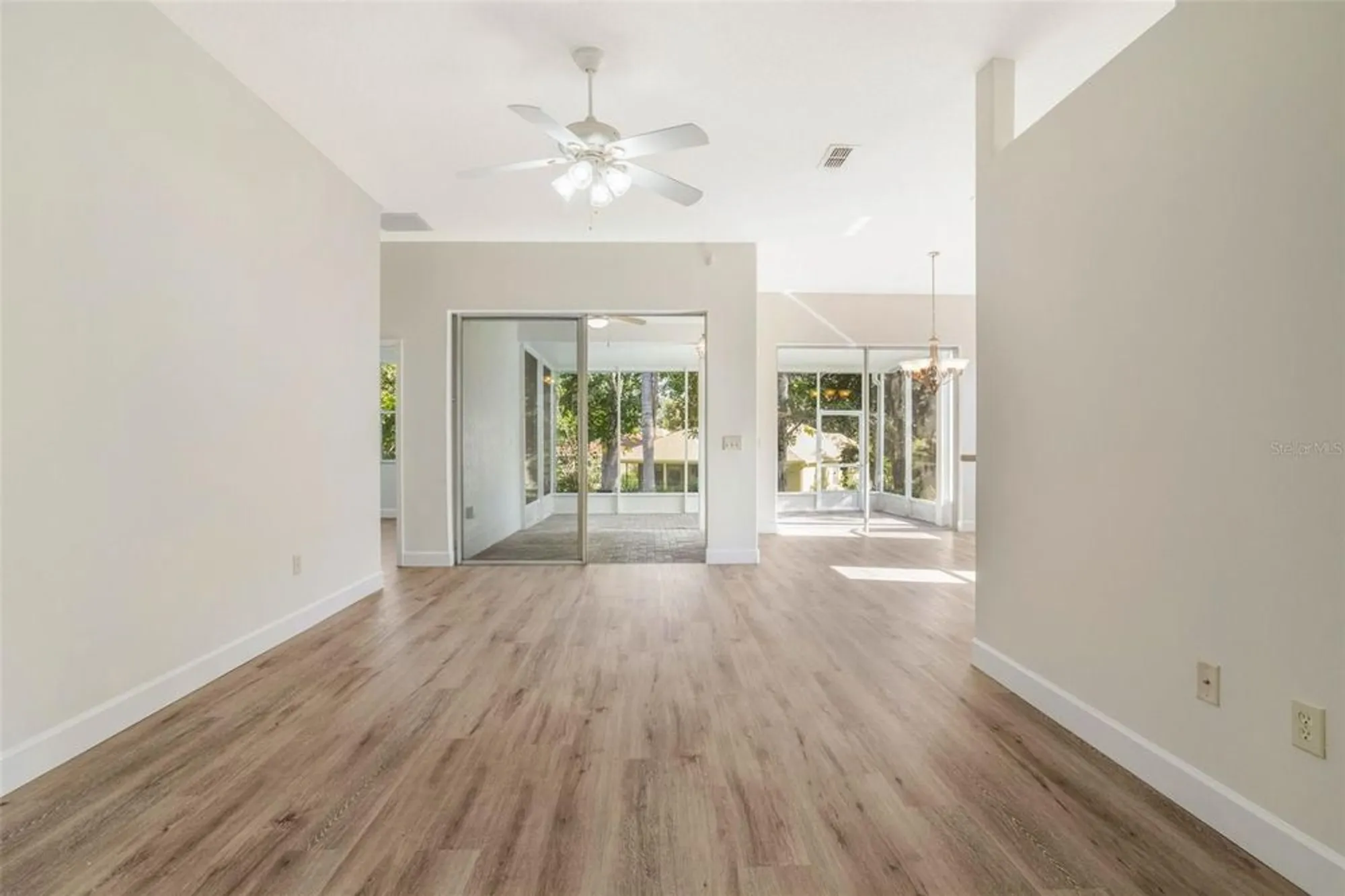 Property Slideshow image 5 of 50 | 103 crescent moon dr, Groveland, FL, 34736