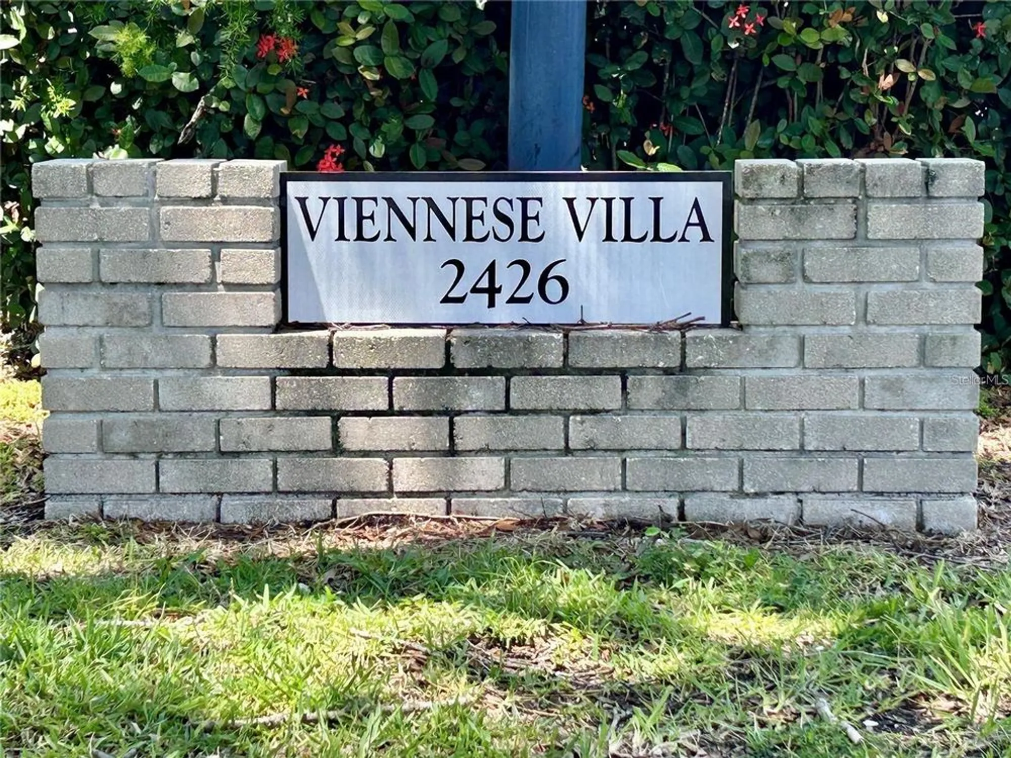 Property Slideshow image 2 of 29 | 2426 ecuadorian way 24, Clearwater, FL, 33763