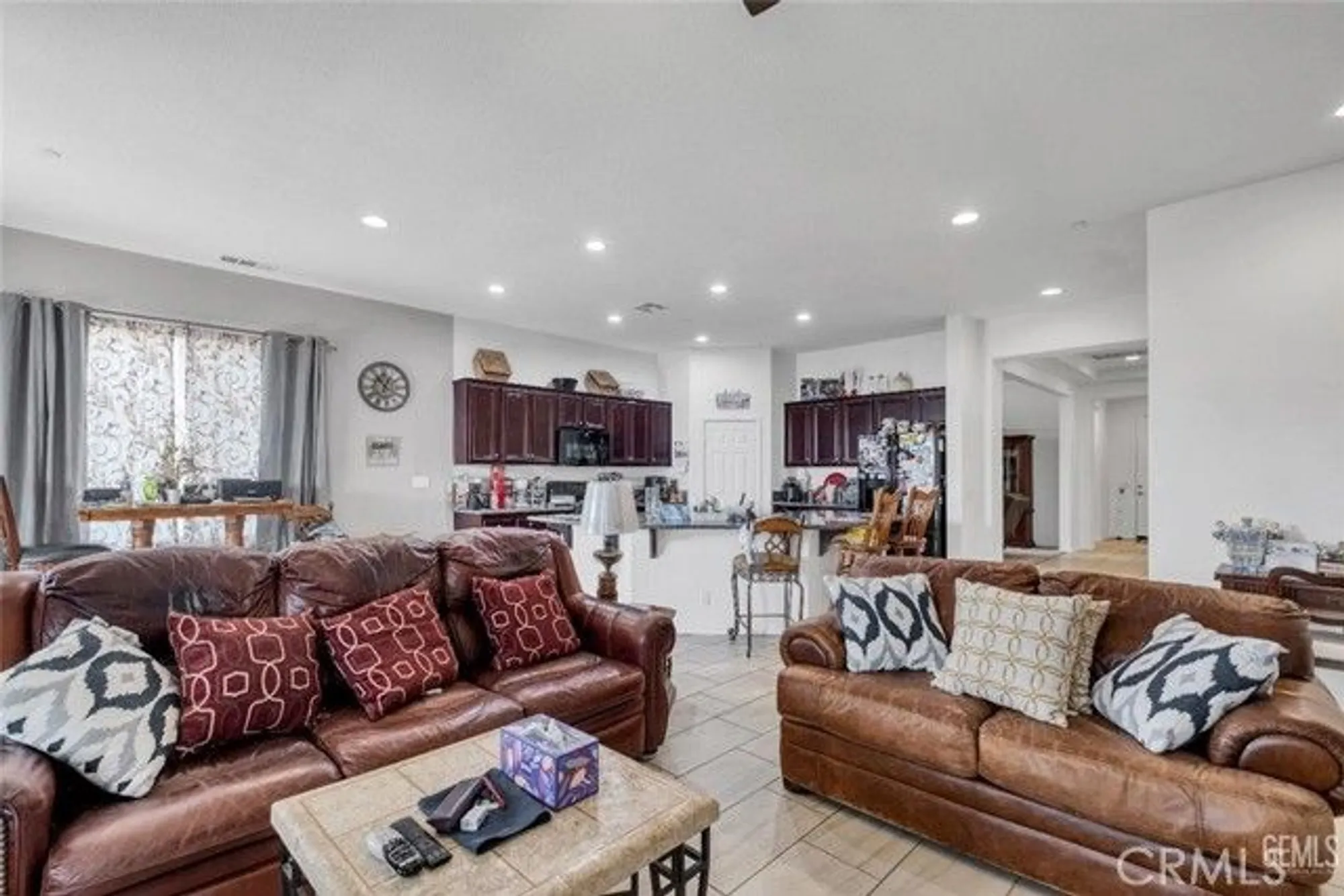 Property Slideshow image 20 of 27 | 9903 francois ln, Bakersfield, CA, 93306