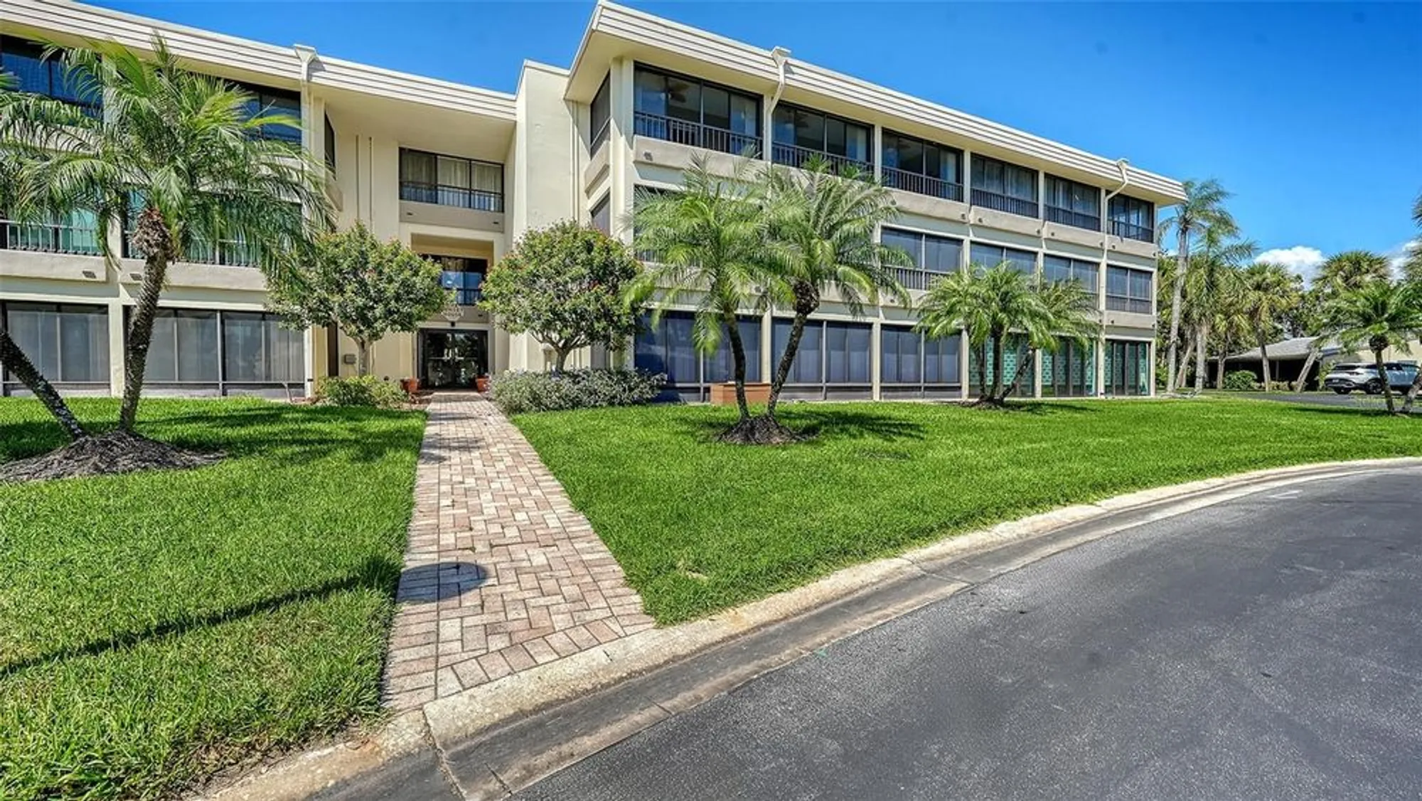 Property Slideshow image 4 of 91 | 225 hourglass way apt 103, Sarasota, FL, 34242