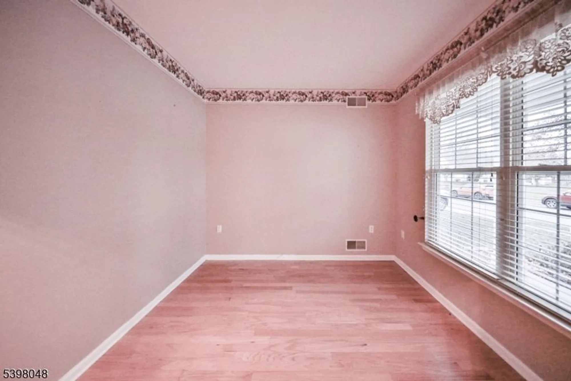 Property Slideshow image 22 of 27 | 107 kensington cir, Belvidere, NJ, 07823