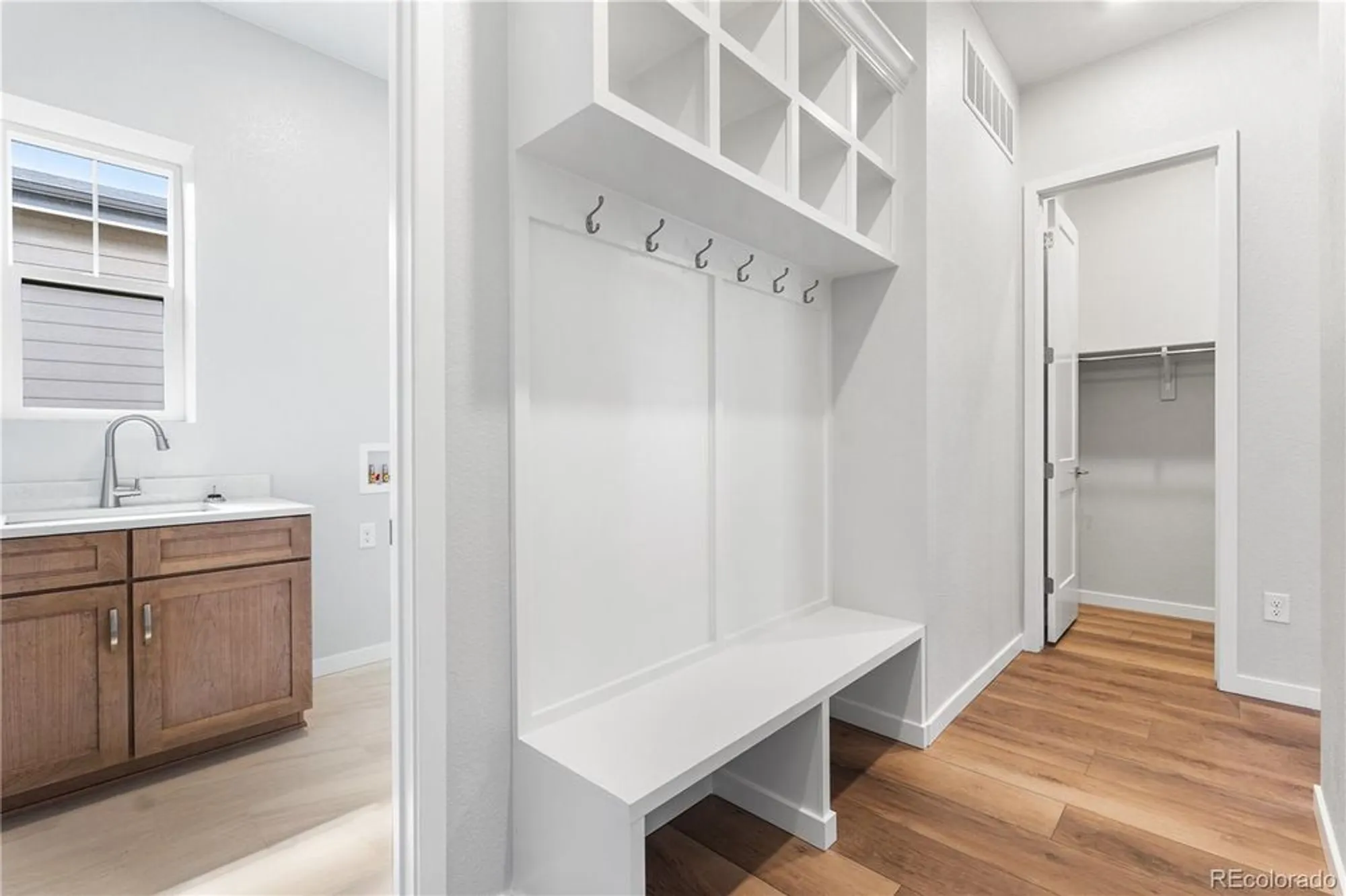 Property Slideshow image 20 of 33 | 11104 amber light cir, Littleton, CO, 80125