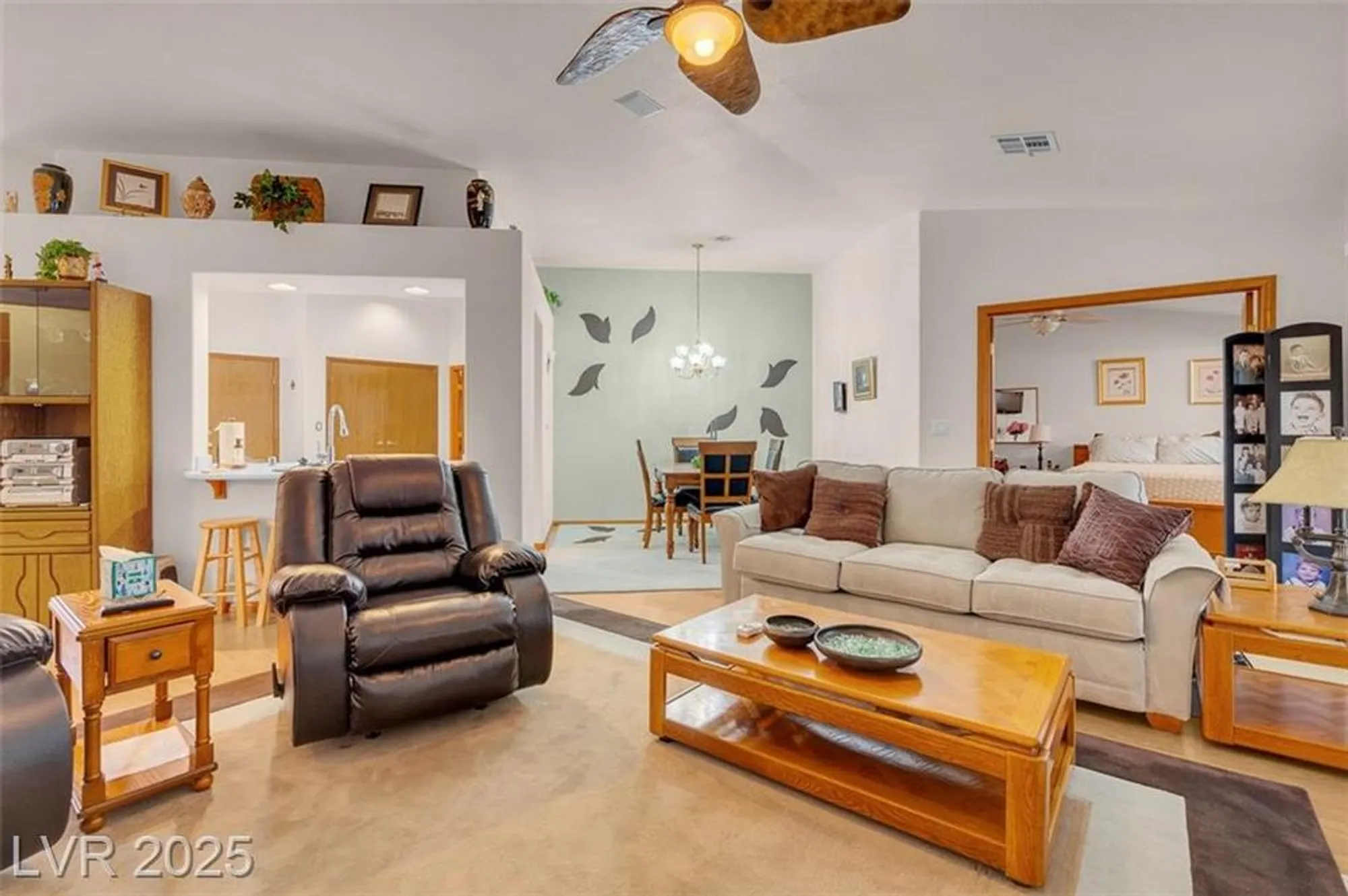 Property Slideshow image 10 of 46 | 5204 rim view ln, Las Vegas, NV, 89130