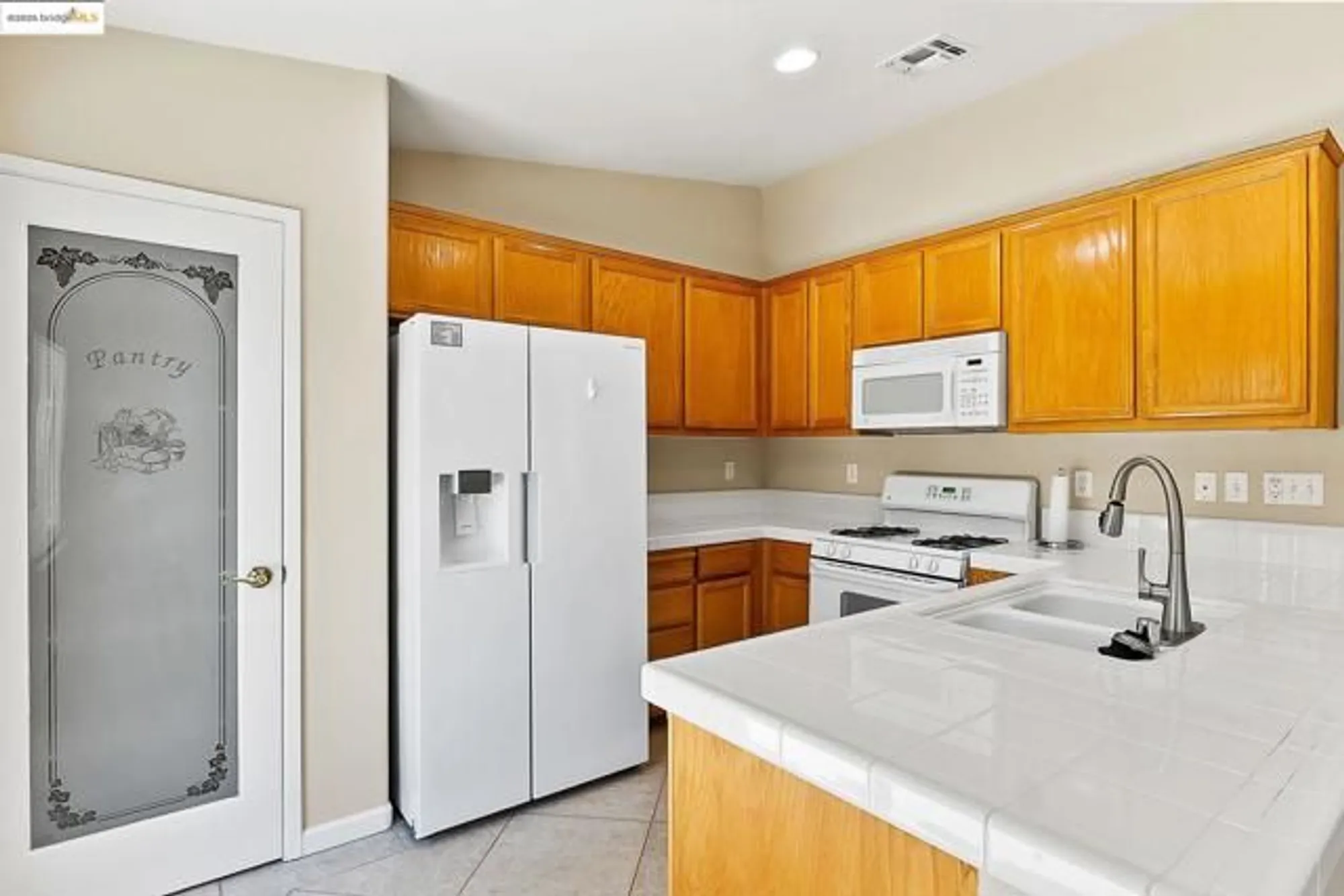 Property Slideshow image 10 of 31 | 617 twin lakes ln, Rio Vista, CA, 94571