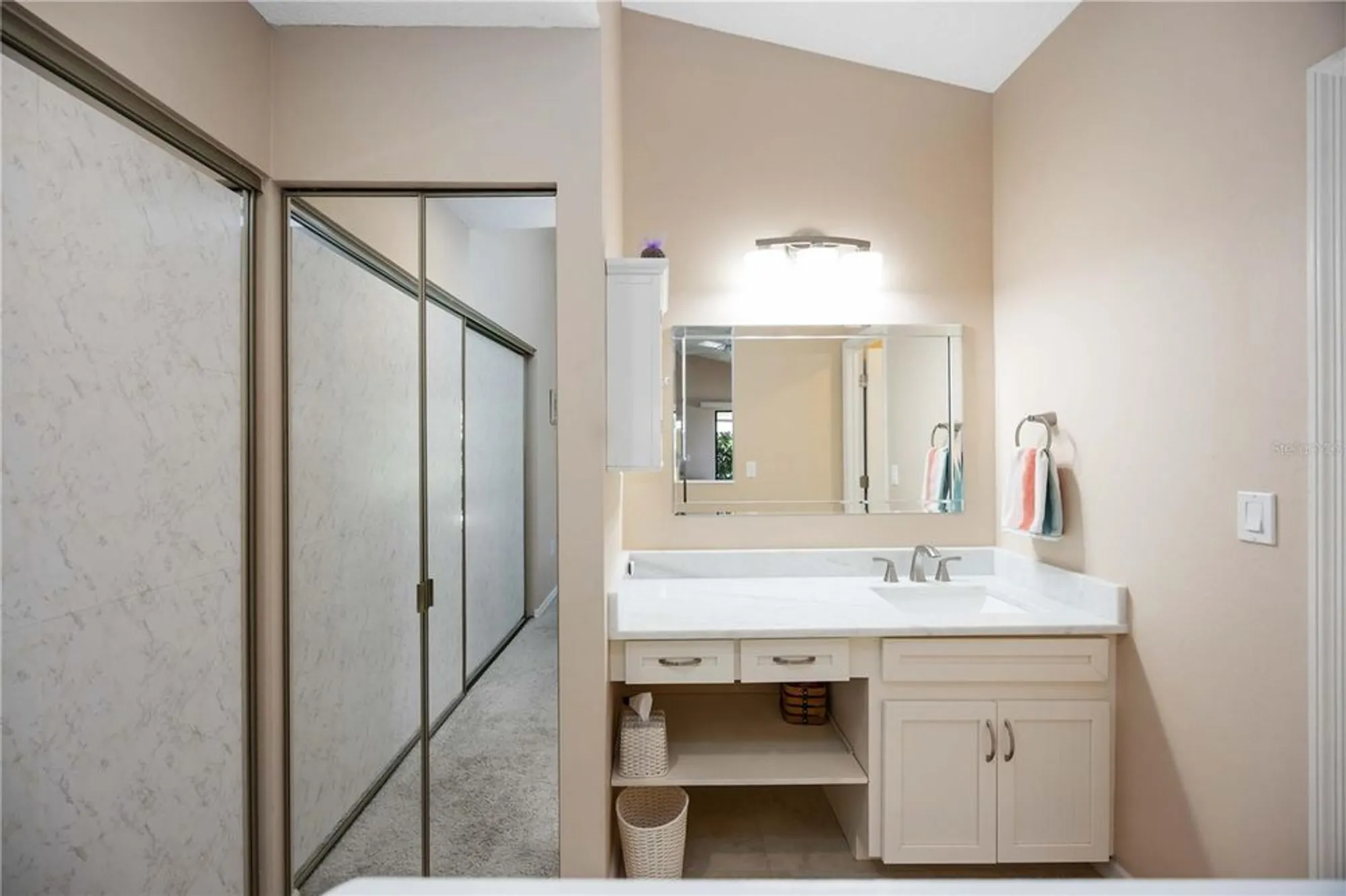 Property Slideshow image 22 of 82 | 214 southampton dr # 327, Venice, FL, 34293