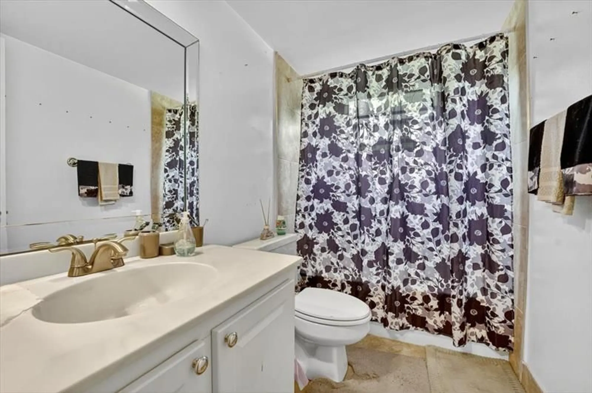 Property Slideshow image 14 of 30 | 7950 w mcnab rd apt 302, Tamarac, FL, 33321
