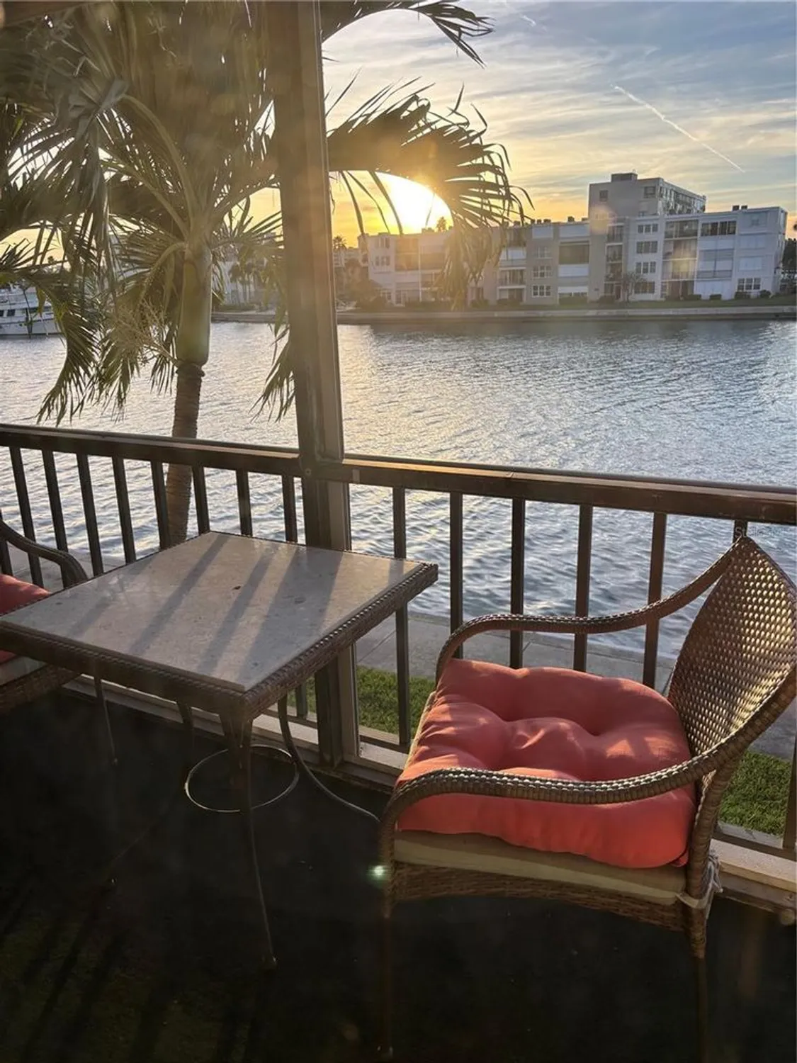 Property Slideshow image 13 of 41 | 7540 bay island dr 251, South Pasadena, FL, 33707