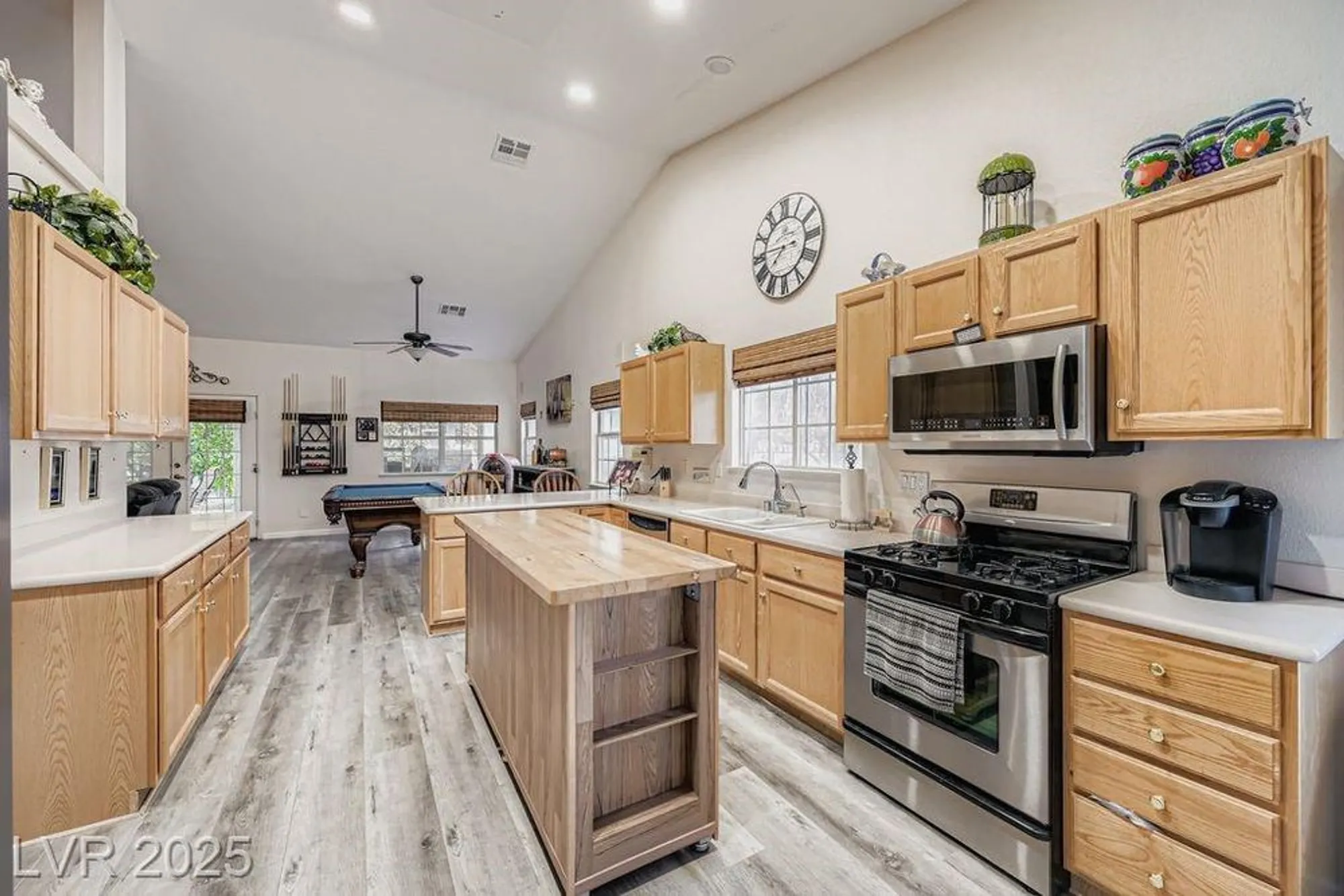 Property Slideshow image 2 of 28 | 5320 rim view ln, Las Vegas, NV, 89130