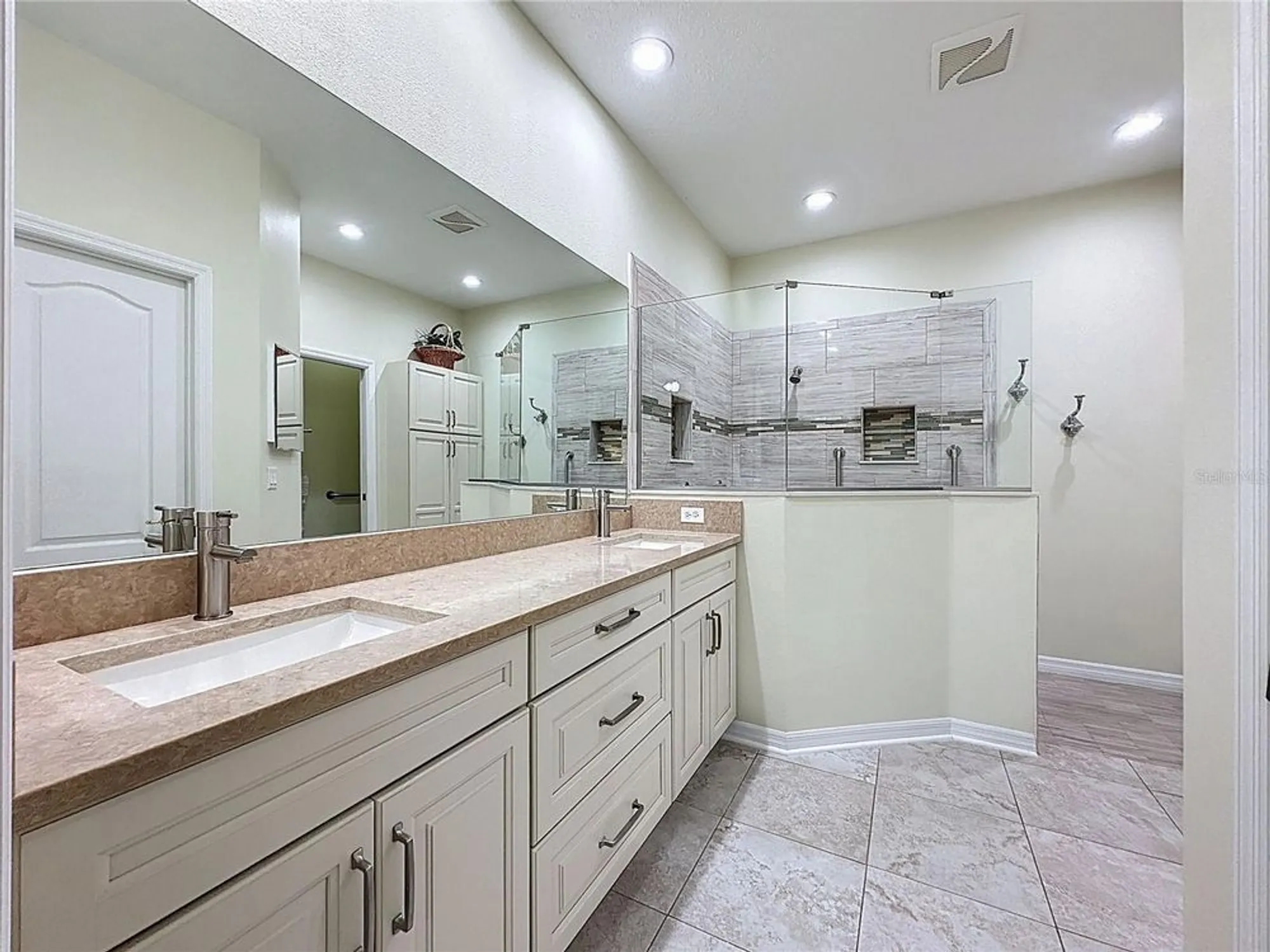 Property Slideshow image 26 of 72 | 2225 elverson ave, Clermont, FL, 34711