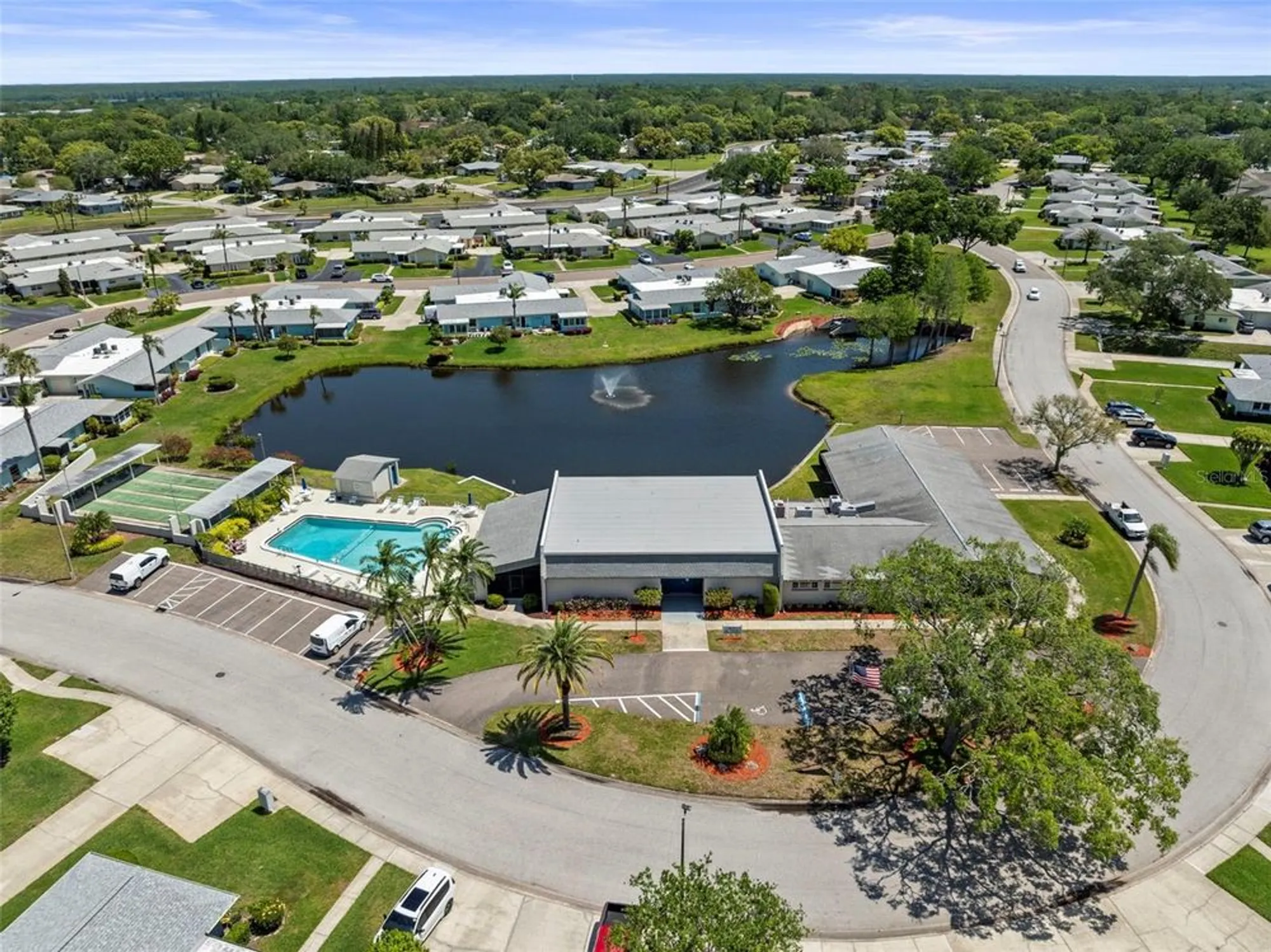 Property Slideshow image 5 of 32 | 2735 sherbrooke ln d, Palm Harbor, FL, 34684