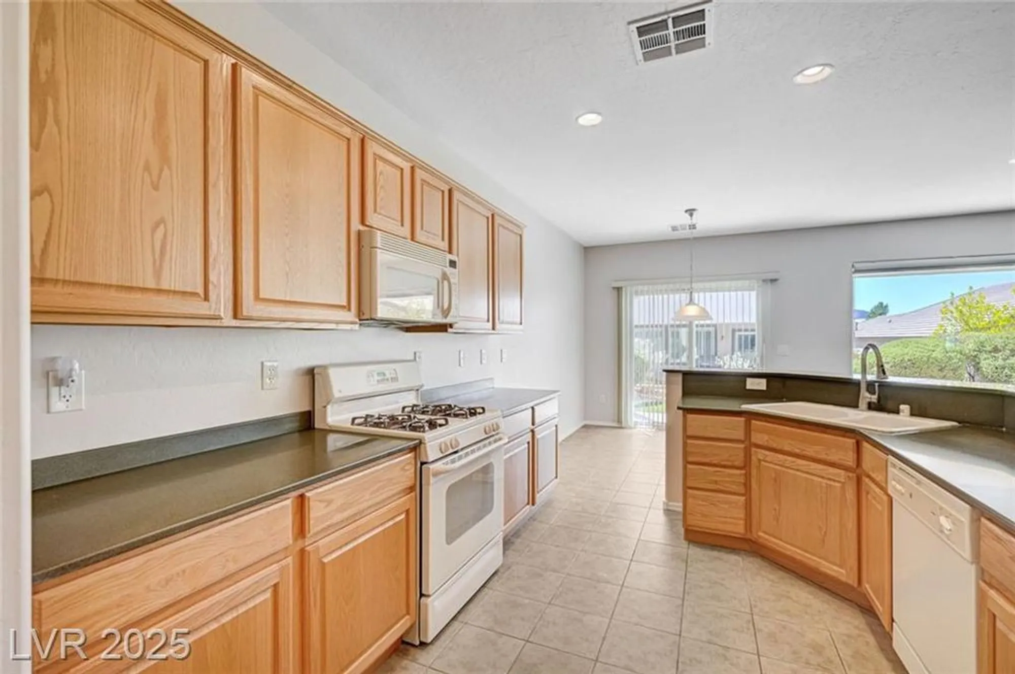 Property Slideshow image 16 of 37 | 2499 capella star st, Henderson, NV, 89044
