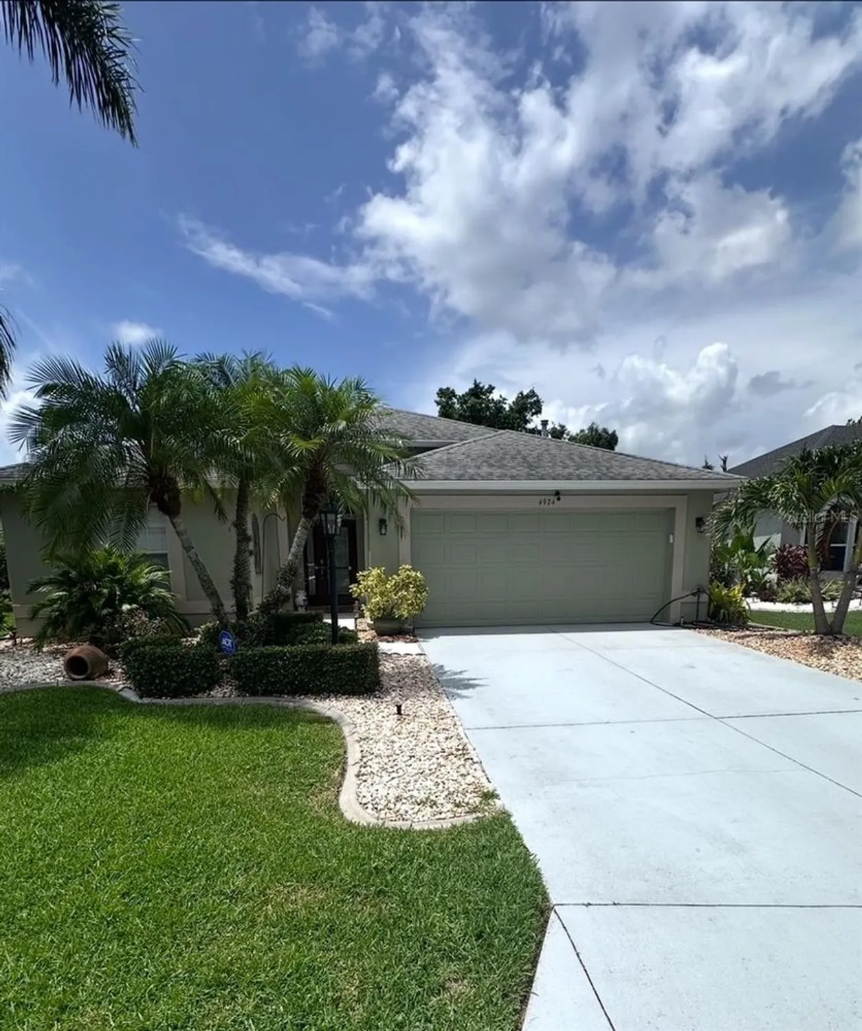 Property Slideshow image 1 of 30 | 4924 creekside trl, Sarasota, FL, 34243