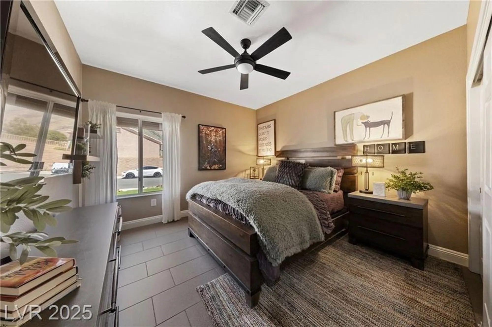 Property Slideshow image 44 of 69 | 2616 faiss dr, Las Vegas, NV, 89134