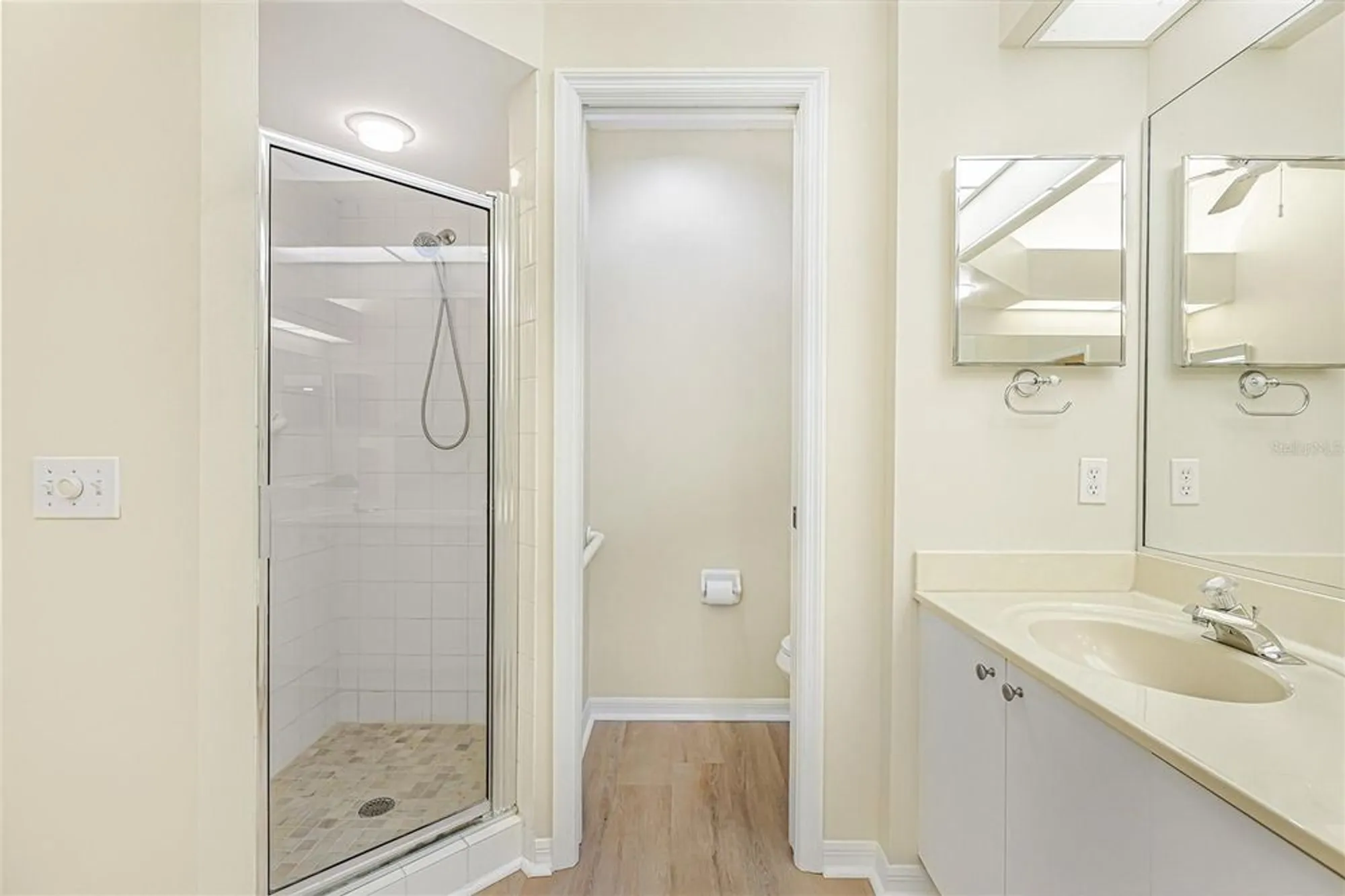 Property Slideshow image 20 of 44 | 7106 saint andrews ln, Sarasota, FL, 34243