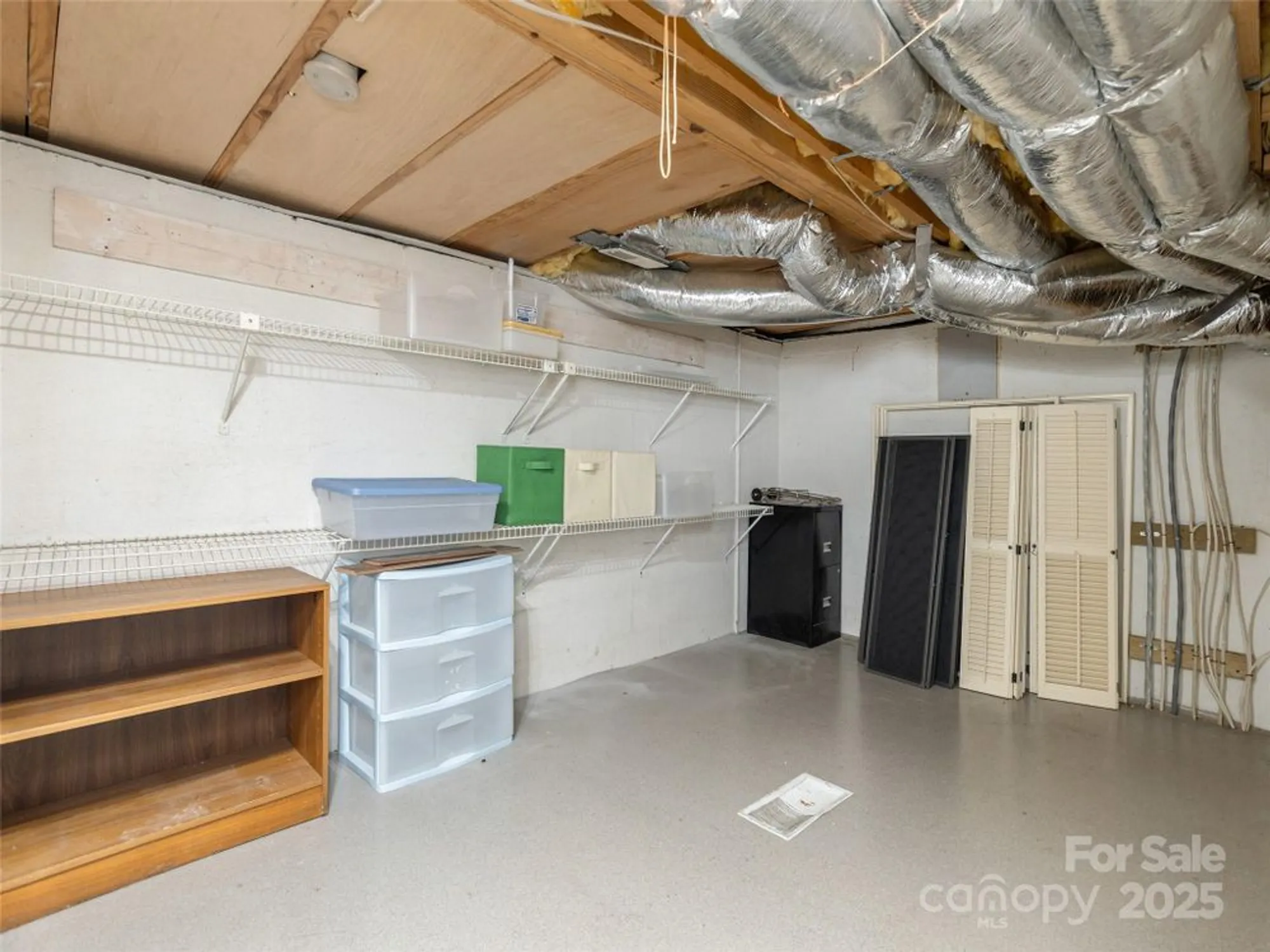 Property Slideshow image 33 of 35 | 204 greenleaf dr, Flat Rock, NC, 28731