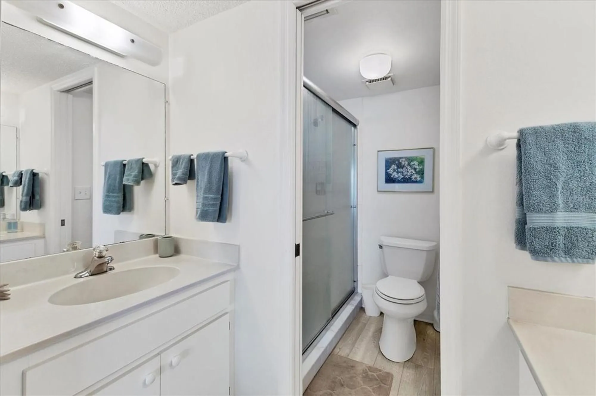 Property Slideshow image 10 of 35 | 402 cerromar cir 207, Venice, FL, 34293