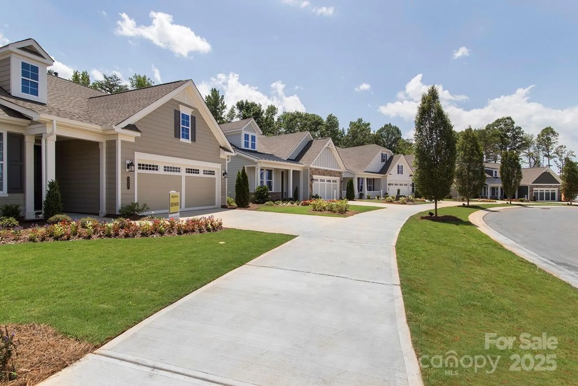 Property Slideshow image 16 of 19 | 8917 silver springs ct, Charlotte, NC, 28215