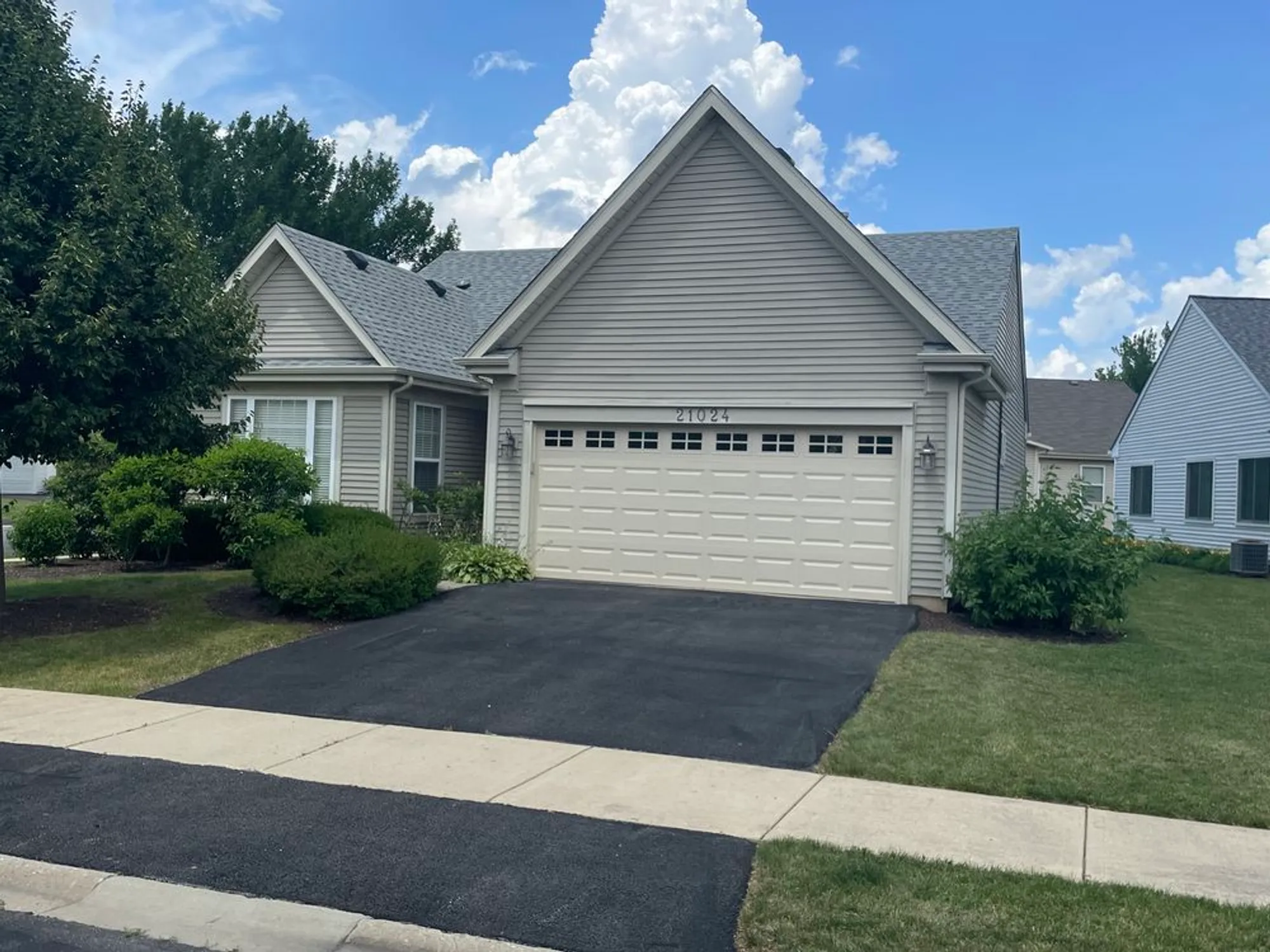 Property Slideshow image 2 of 43 | 21024 w walnut ln, Plainfield, IL, 60544