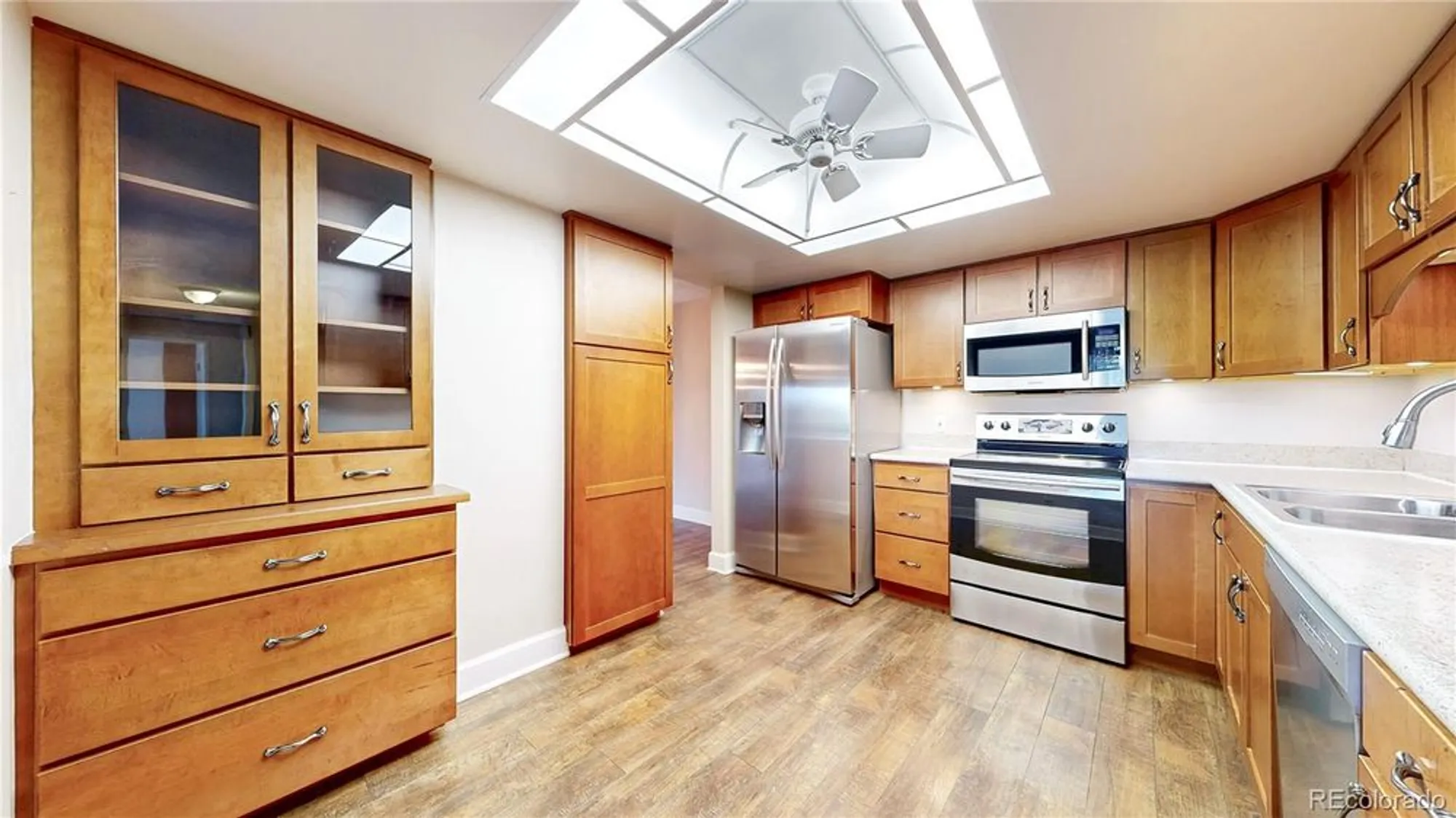 Property Slideshow image 6 of 29 | 13691 e marina dr apt 405, Aurora, CO, 80014